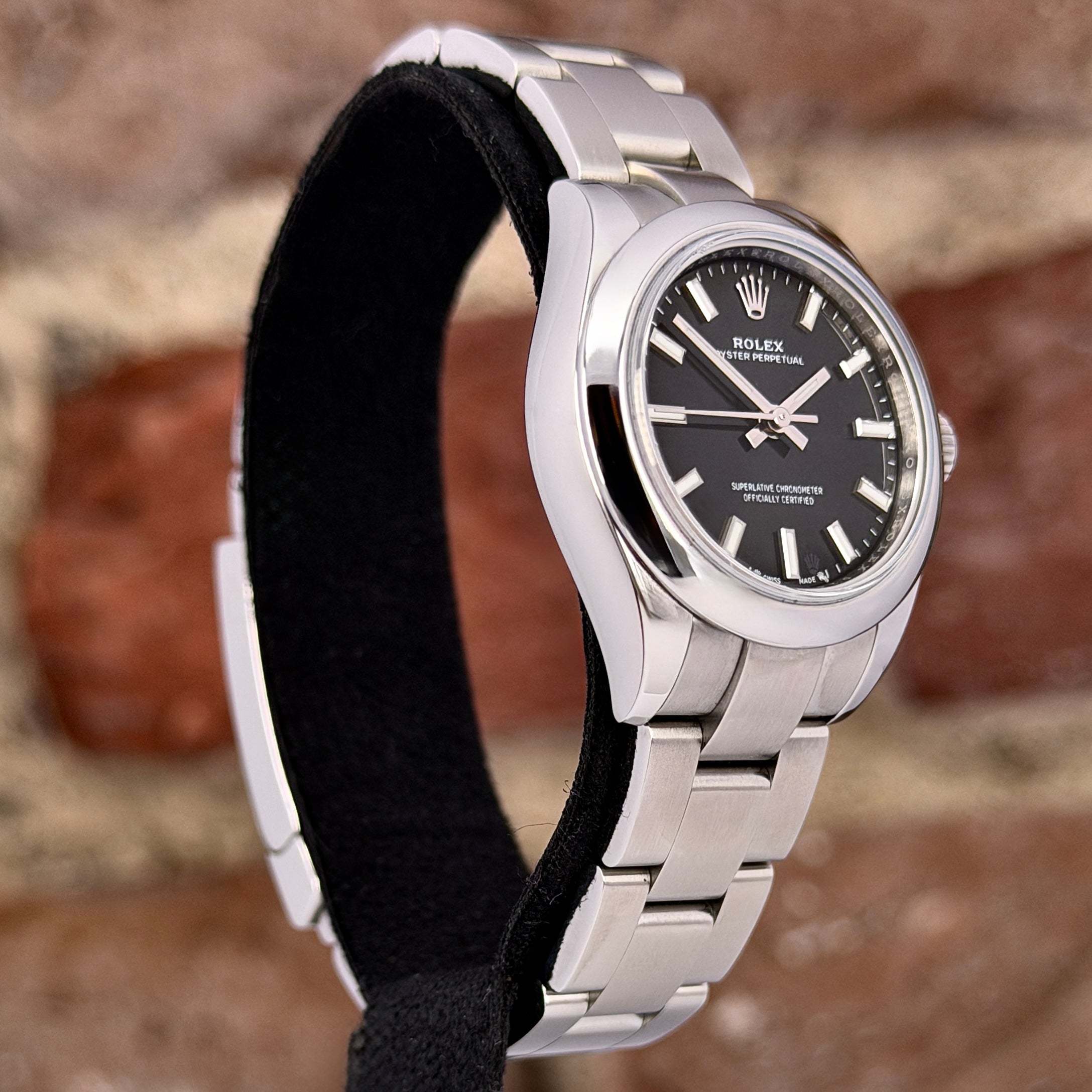 Rolex Oyster Perpetual 28 - Schwarzes Zifferblatt, Modell 2024, Ref.276200