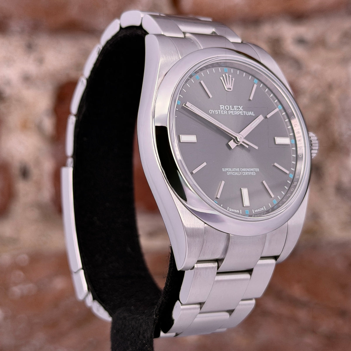 Rolex Oyster Perpetual 39 - Graues Zifferblatt, Modell 2016, Ref.114300
