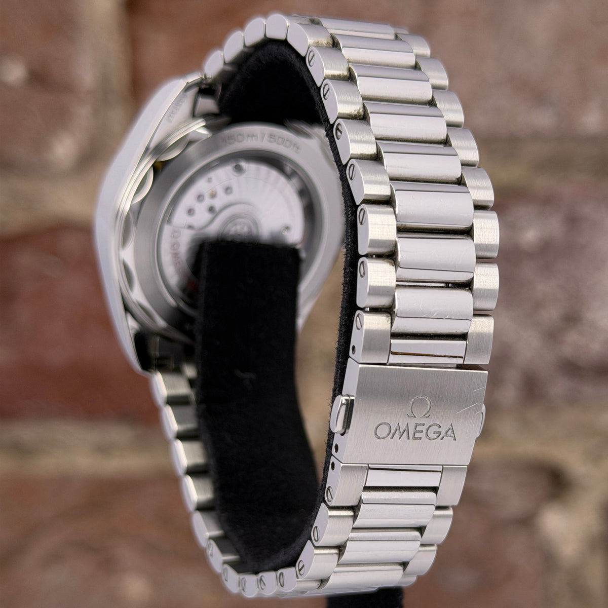 Omega Seamaster 38 - Schwarzes Zifferblatt, Modell 2025, Ref. 220.10.38.20.01.004