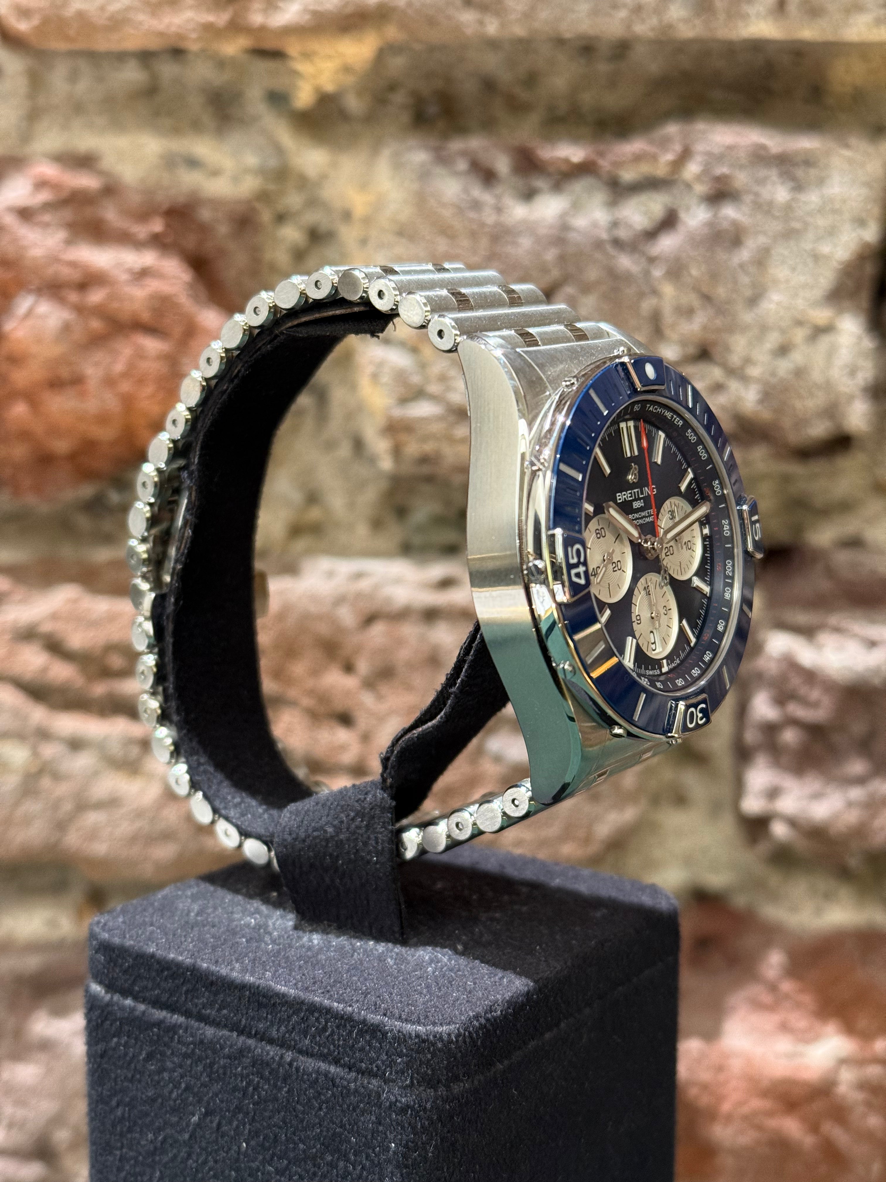 Breitling Super Chronomat 44, Blaues Zifferblatt, Modell 2024, Ref.AB0136