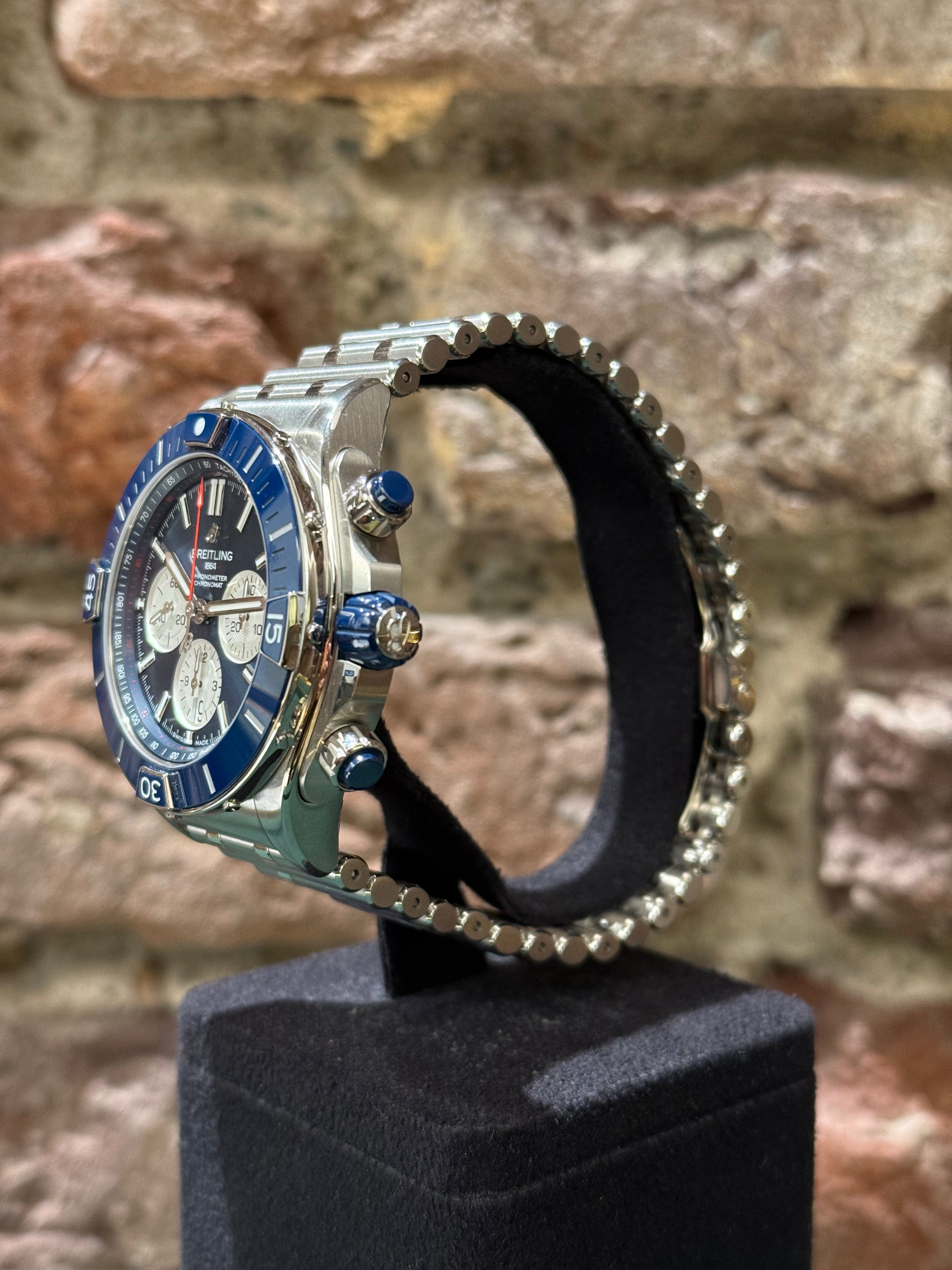 Breitling Super Chronomat 44, Blaues Zifferblatt, Modell 2024, Ref.AB0136