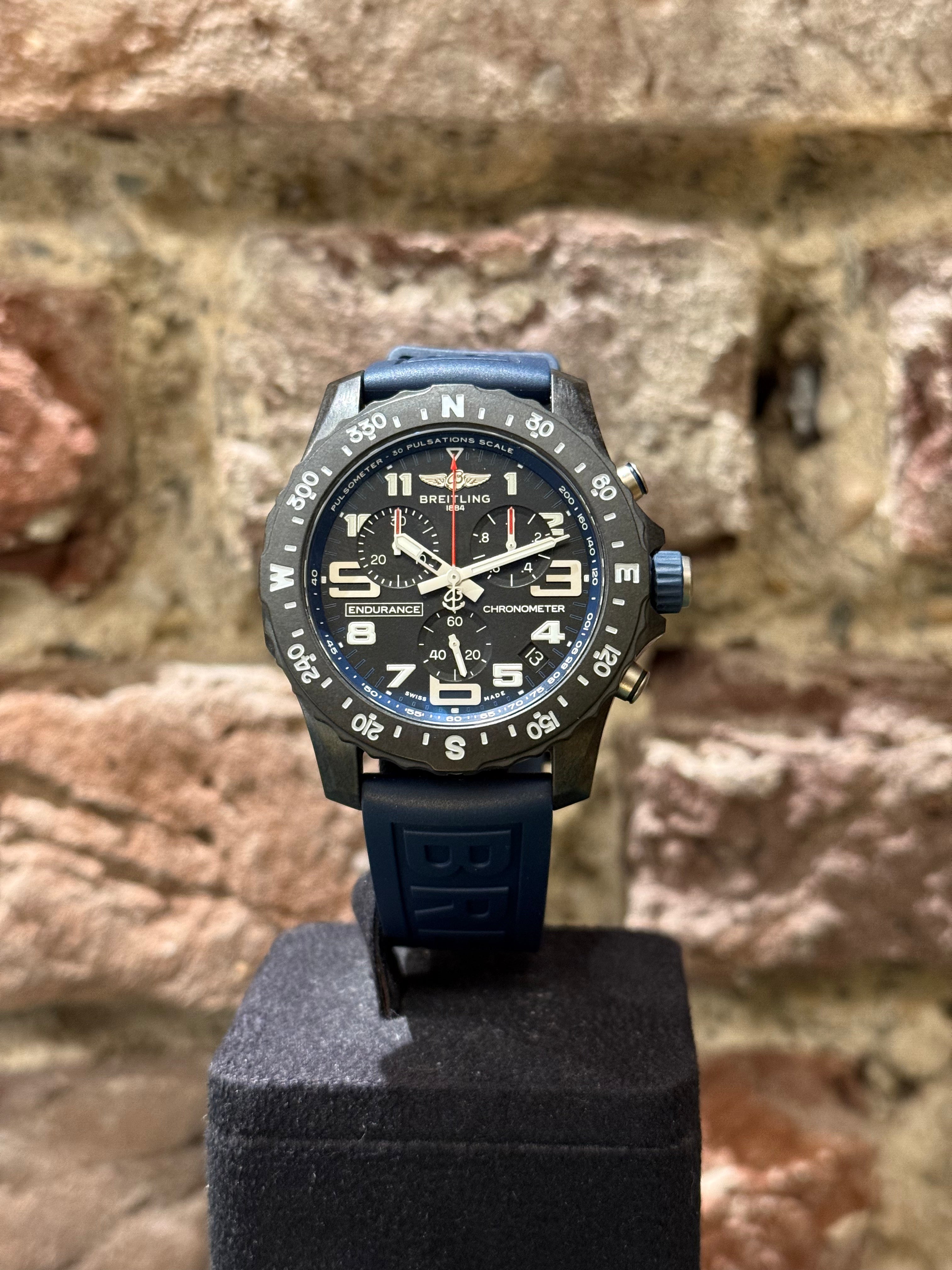 Breitling Endurance Pro 44 - Schwarzes Zifferblatt, Modell 2024, Ref.X82310