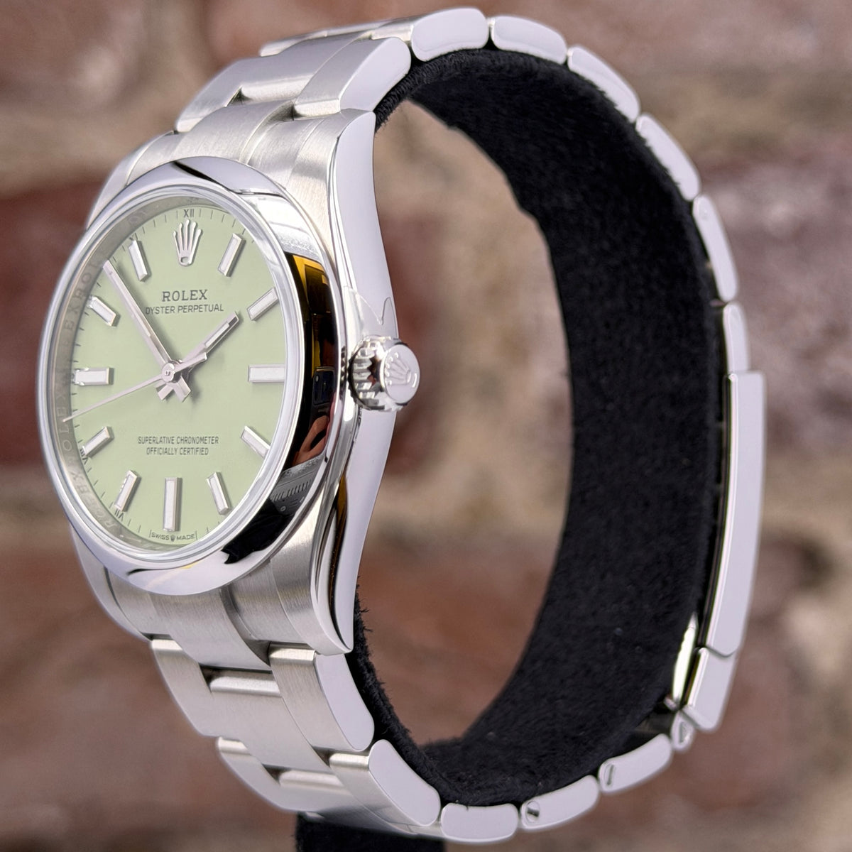 Rolex Oyster Perpetual - Pistachio Zifferblatt, Modell 2026, Ref. 124200