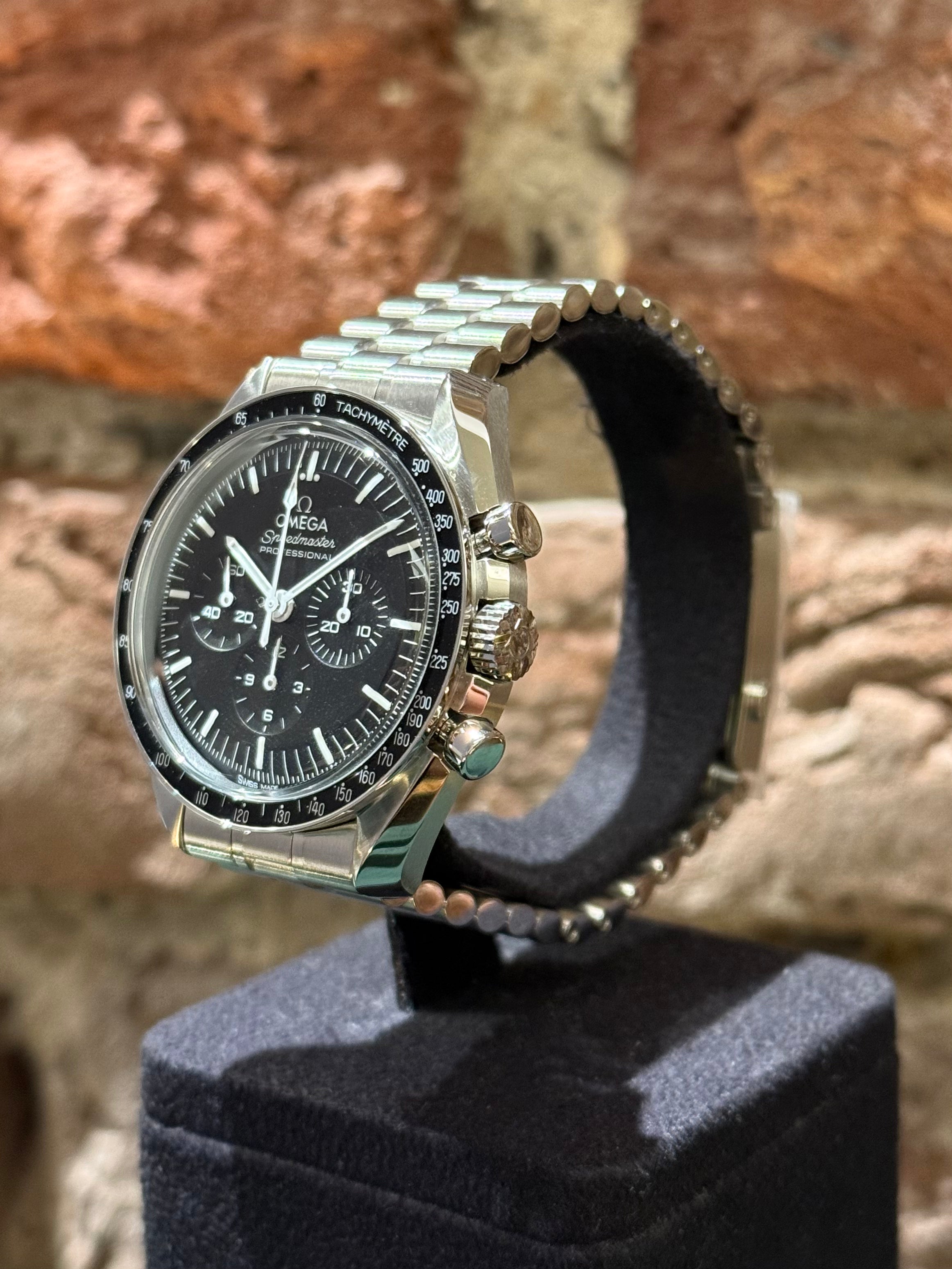Omega Speedmaster 42 - Schwarzes Zifferblatt, Modell 2025, Ref. 310.30.42.50.01.001