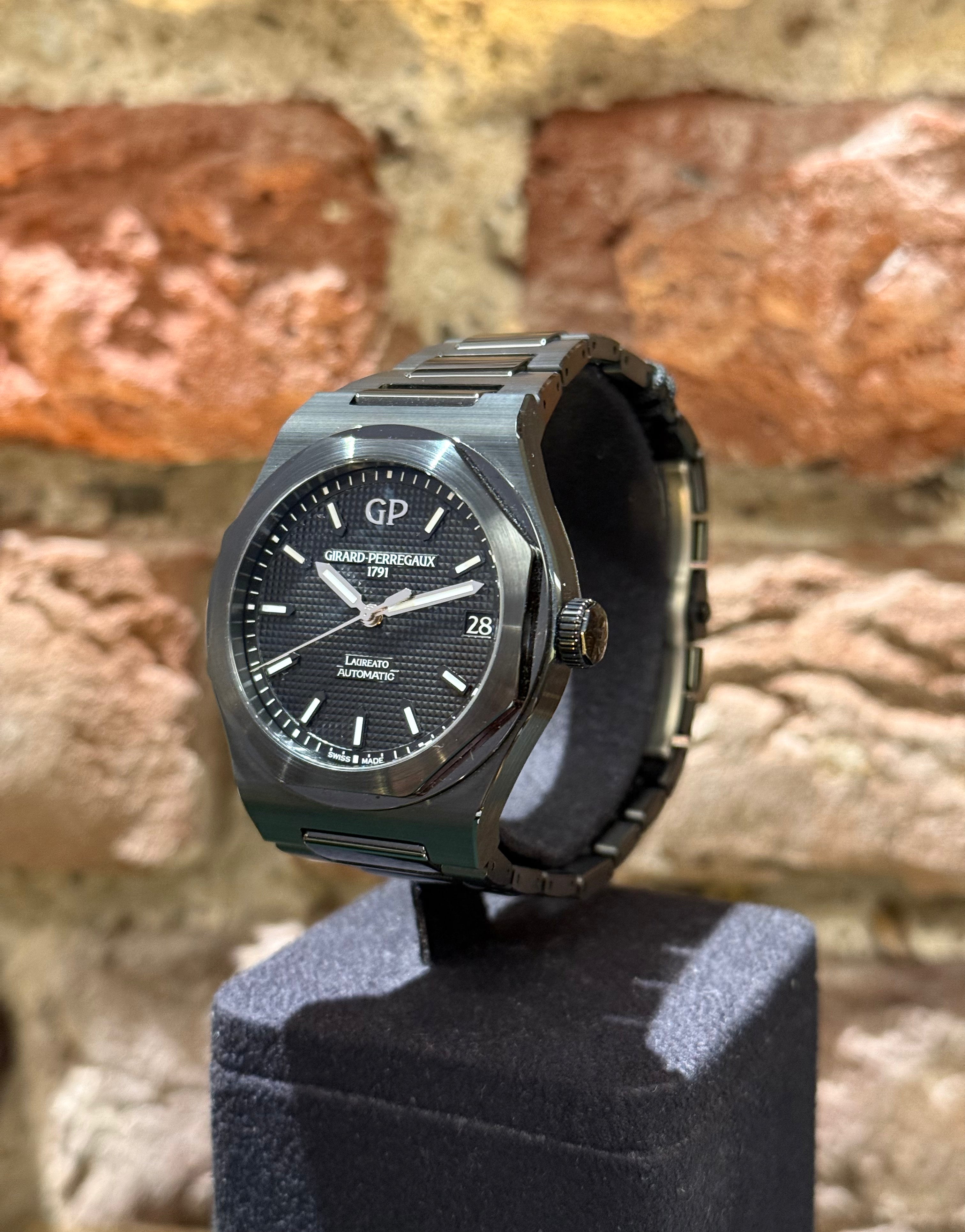 Girard Perregaux 42 - Schwarzes Zifferblatt, Modell 2024, Ref.81010-32-631-32A