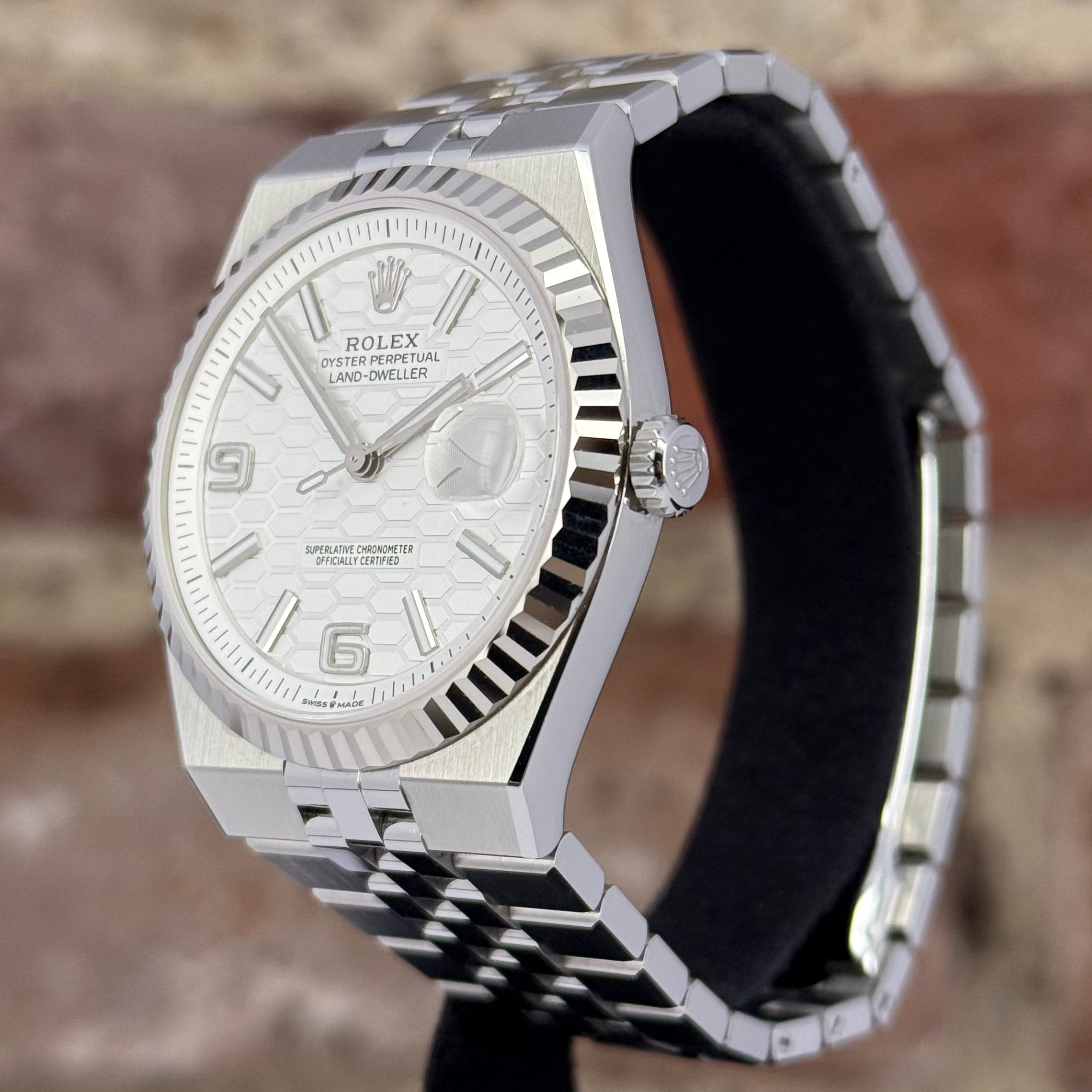 Rolex Land-Dweller - Weißes Zifferblatt, Modell 2026, Ref. 127334