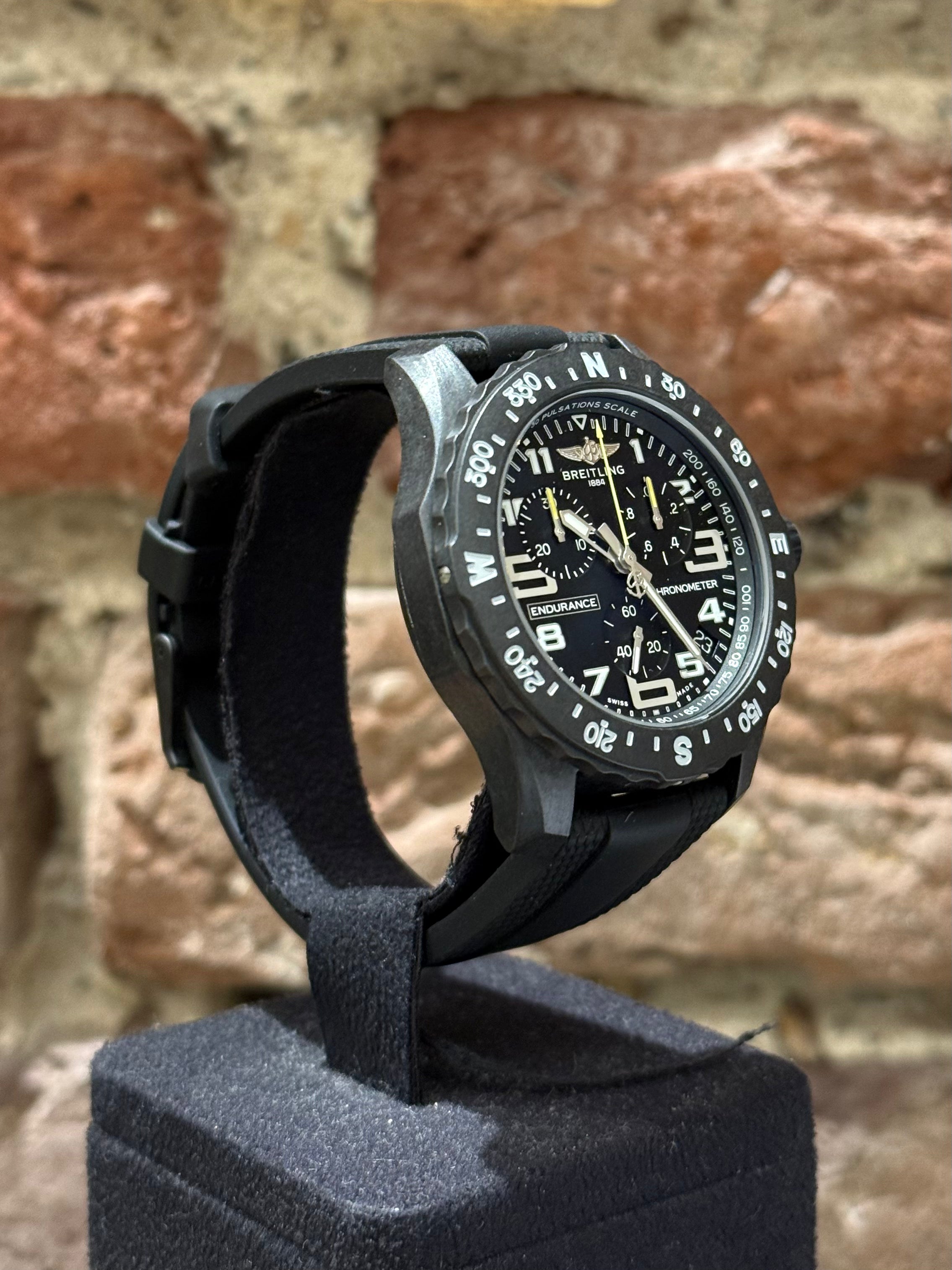 Breitling Endurance Pro 44 - Schwarzes Zifferblatt, Modell 2025, Ref.X82310