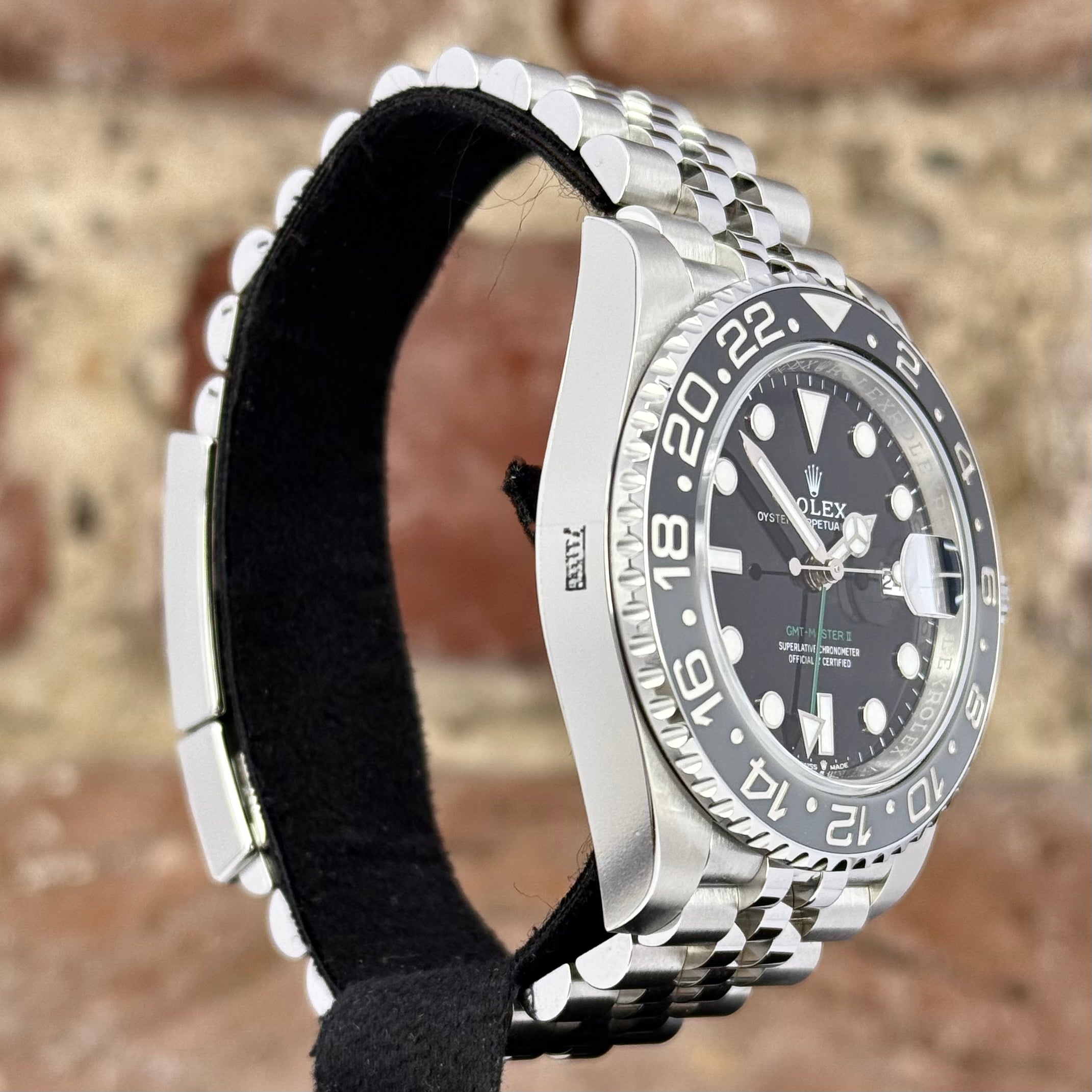 Rolex GMT-Master II - Schwarzes Zifferblatt, Modell 2026, Ref. 126710GRNR