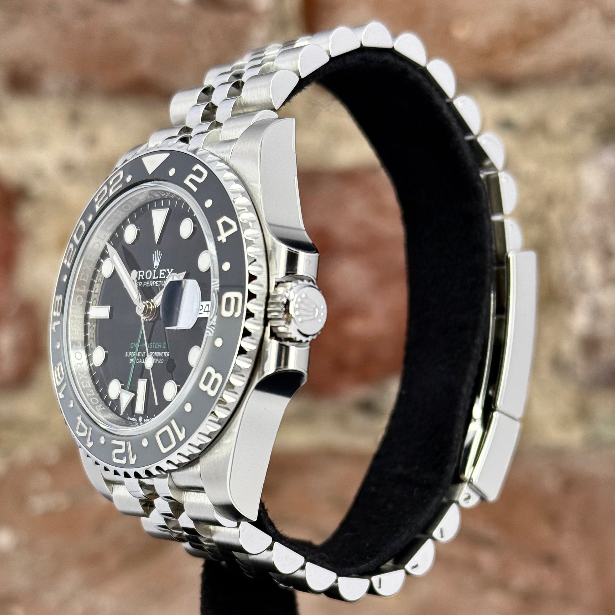 Rolex GMT-Master II - Schwarzes Zifferblatt, Modell 2026, Ref. 126710GRNR