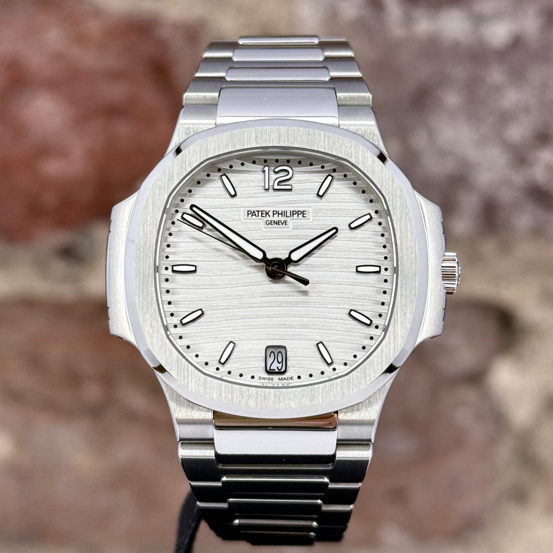 Patek Philippe Nautilus – Silbernes Zifferblatt, Modell 2023 Ref. 7118/1A-010