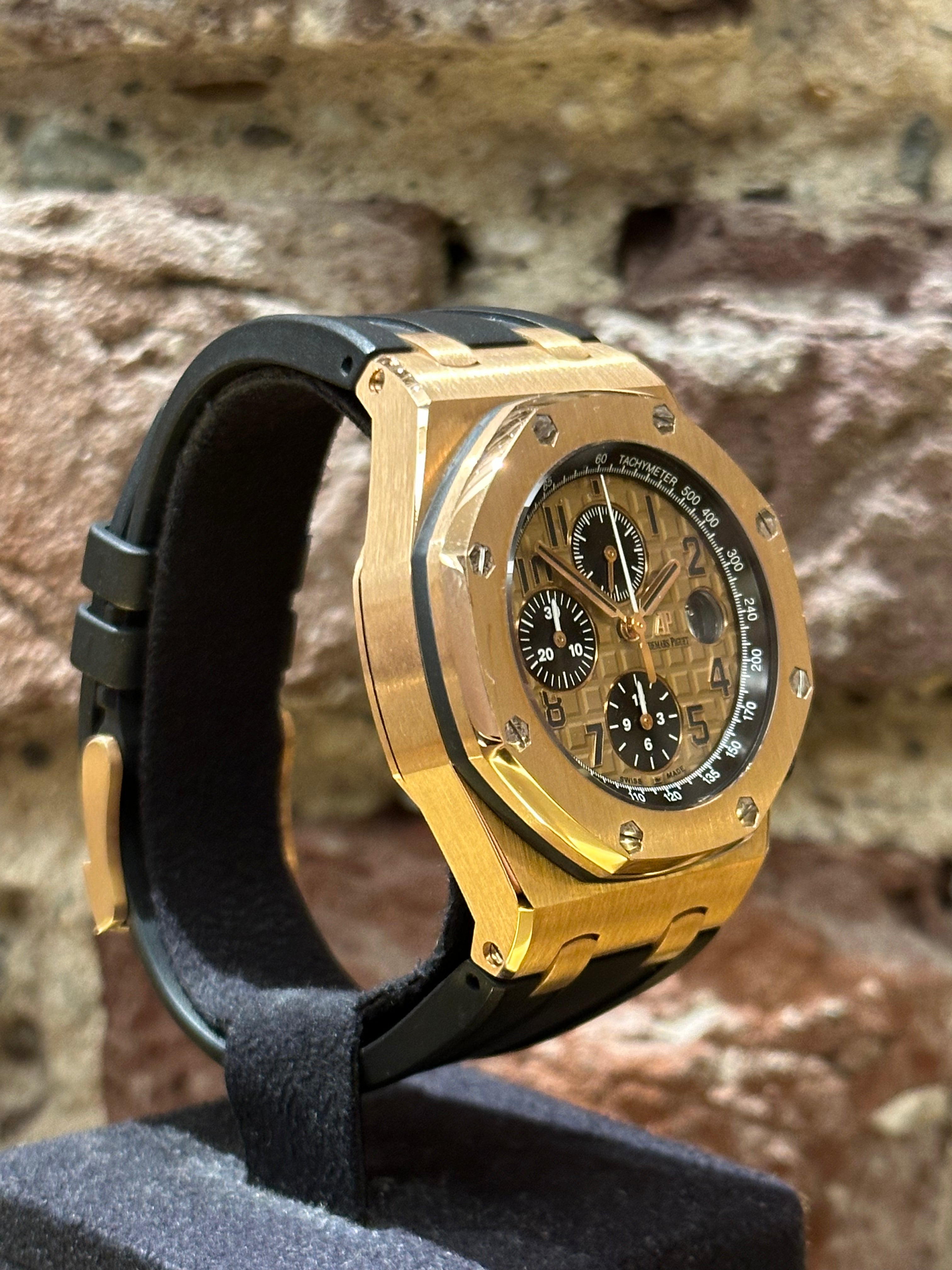 Audemars Piguet Royal Oak 42 - Goldenes Zifferblatt, Modell 2016, Ref.26407OR.OO.A002CR.01