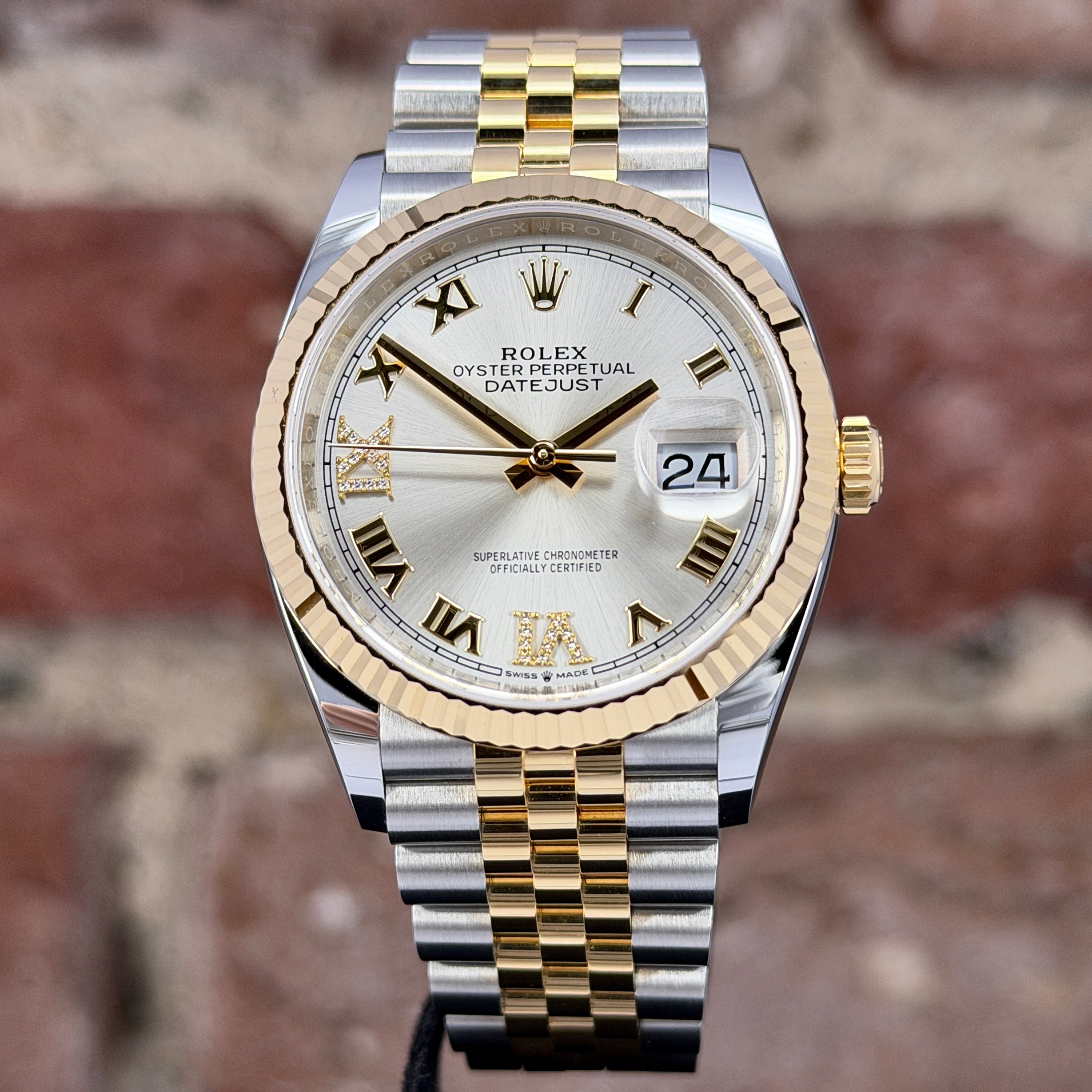 Rolex Datejust 36 - Silber Zifferblatt mit Diamanten 6/9, Modell 2021, Ref.126233