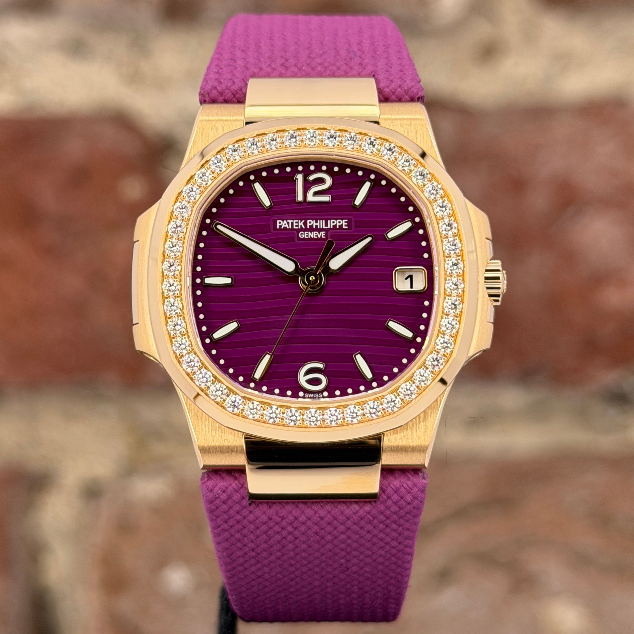 Patek Philippe Nautilus 32 - Violet Zifferblatt, Ref.7010R-013, Modell 2026