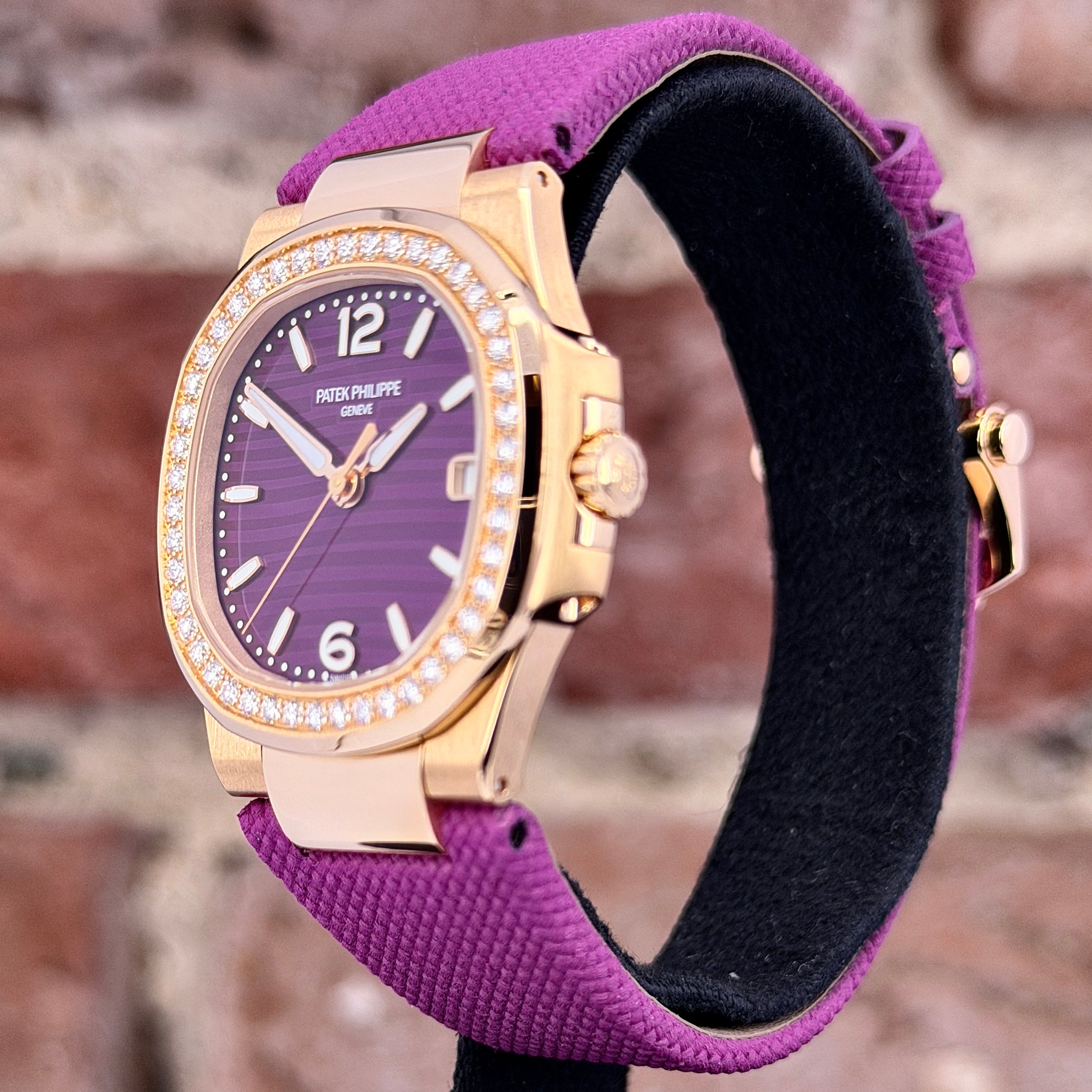 Patek Philippe Nautilus 32 - Violet Zifferblatt, Ref.7010R-013, Modell 2026
