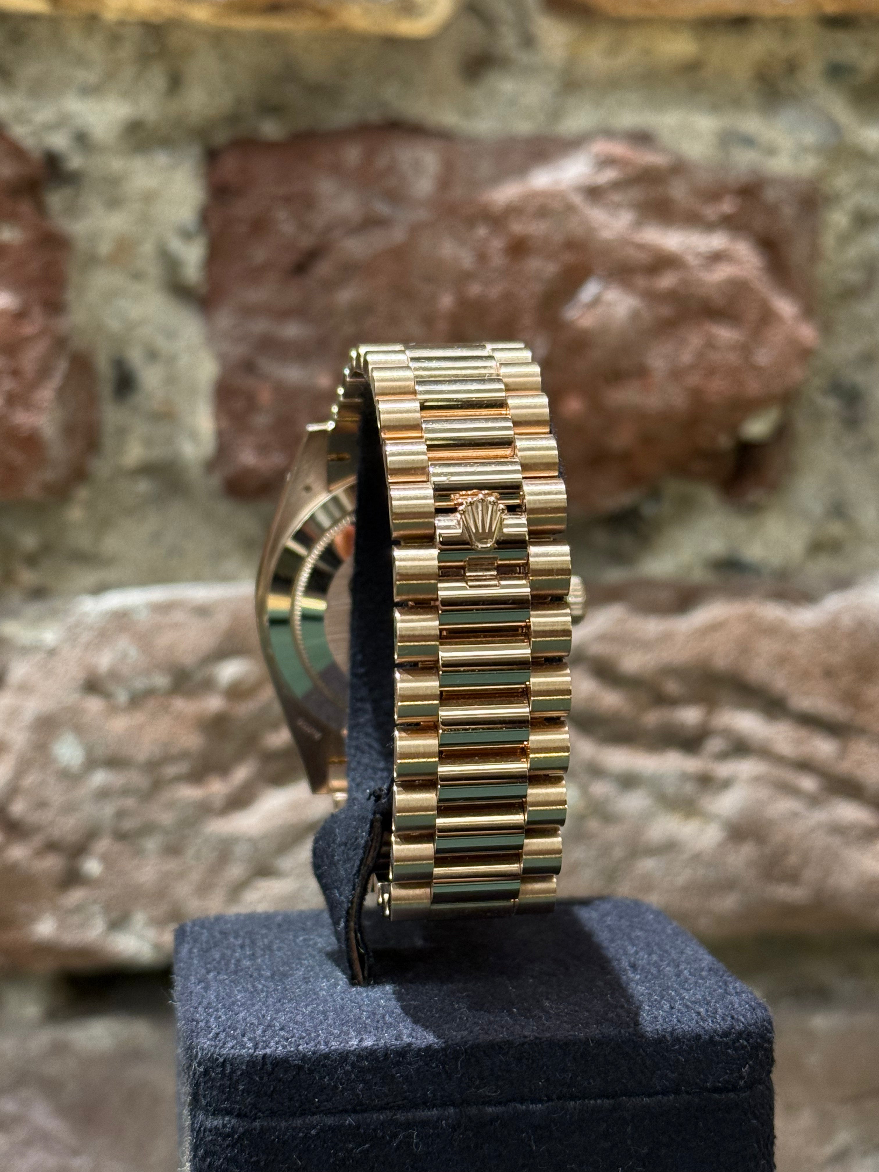 Rolex Daydate 40 - Sundust Zifferblatt mit Diamanten, Modell 2021, Ref.228235