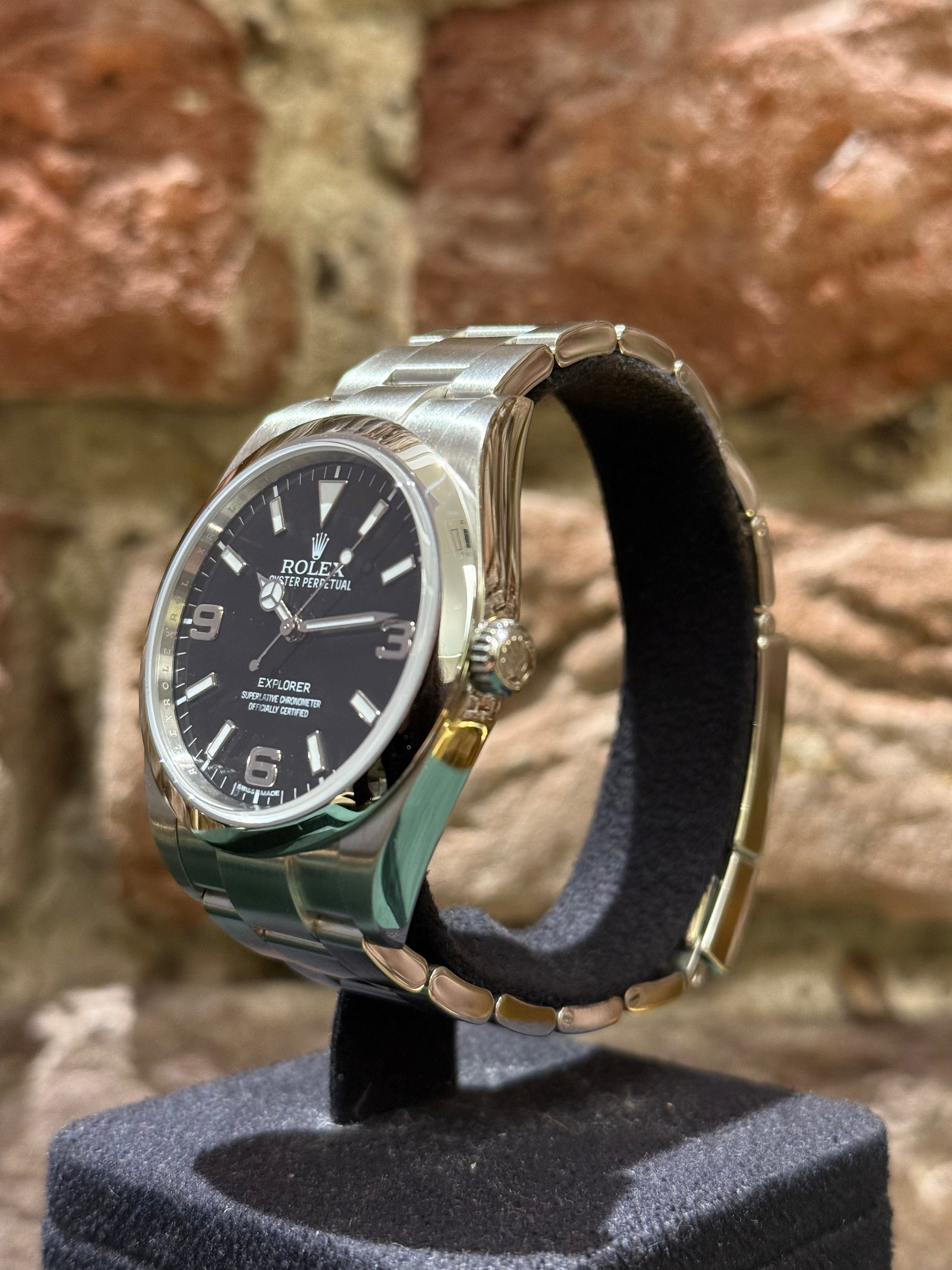 Rolex Explorer II - Schwarzes Zifferblatt, Modell 2015, Ref.214270