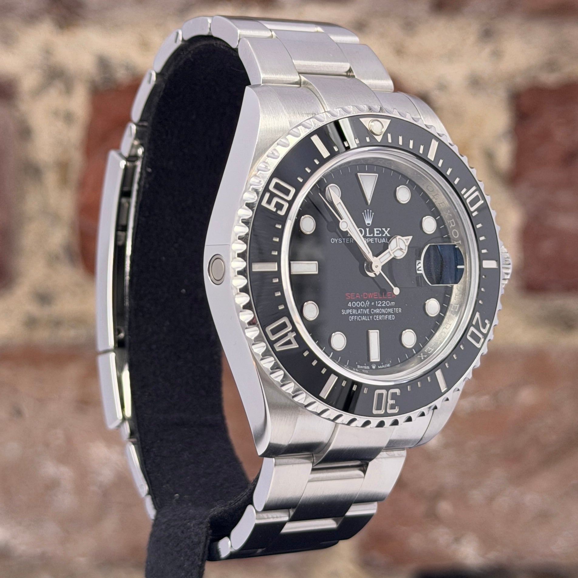 Rolex Seadweller 43 - Schwarzes Zifferblatt, Modell 2024, Ref.126600