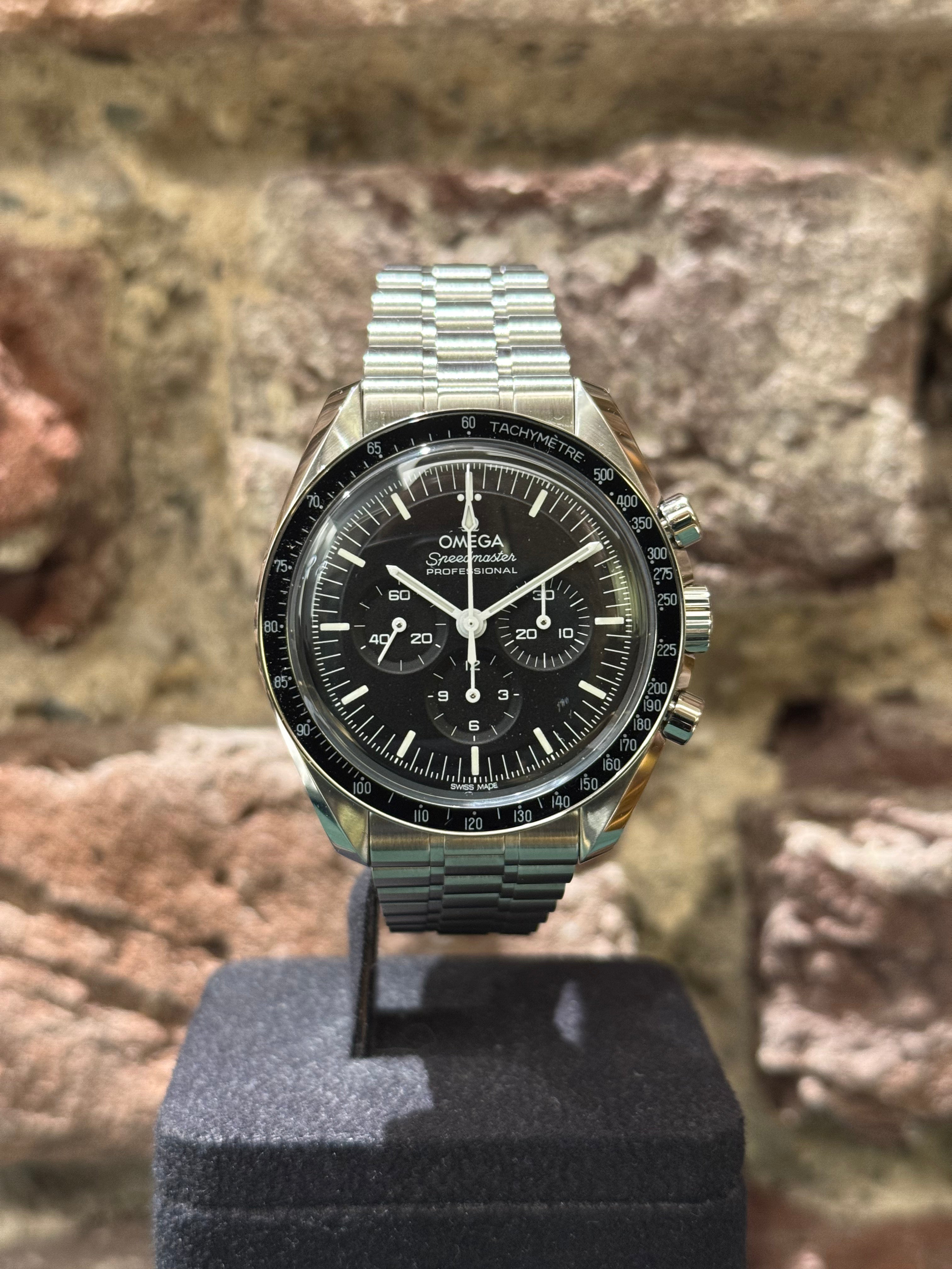 Omega Speedmaster - Schwarzes Zifferblatt, Modell 2024, Ref.310.30.42.50.01.001