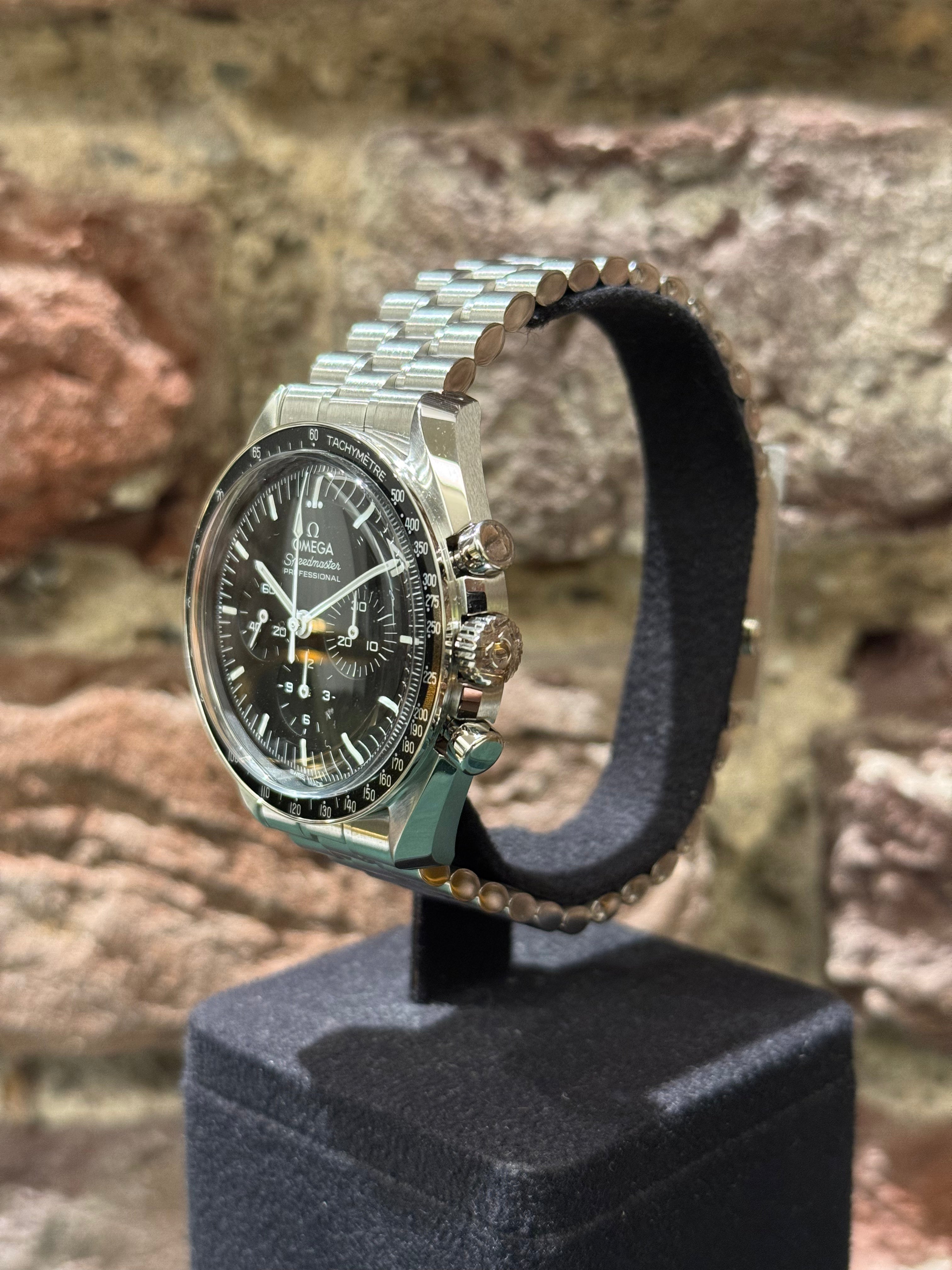 Omega Speedmaster - Schwarzes Zifferblatt, Modell 2024, Ref.310.30.42.50.01.001