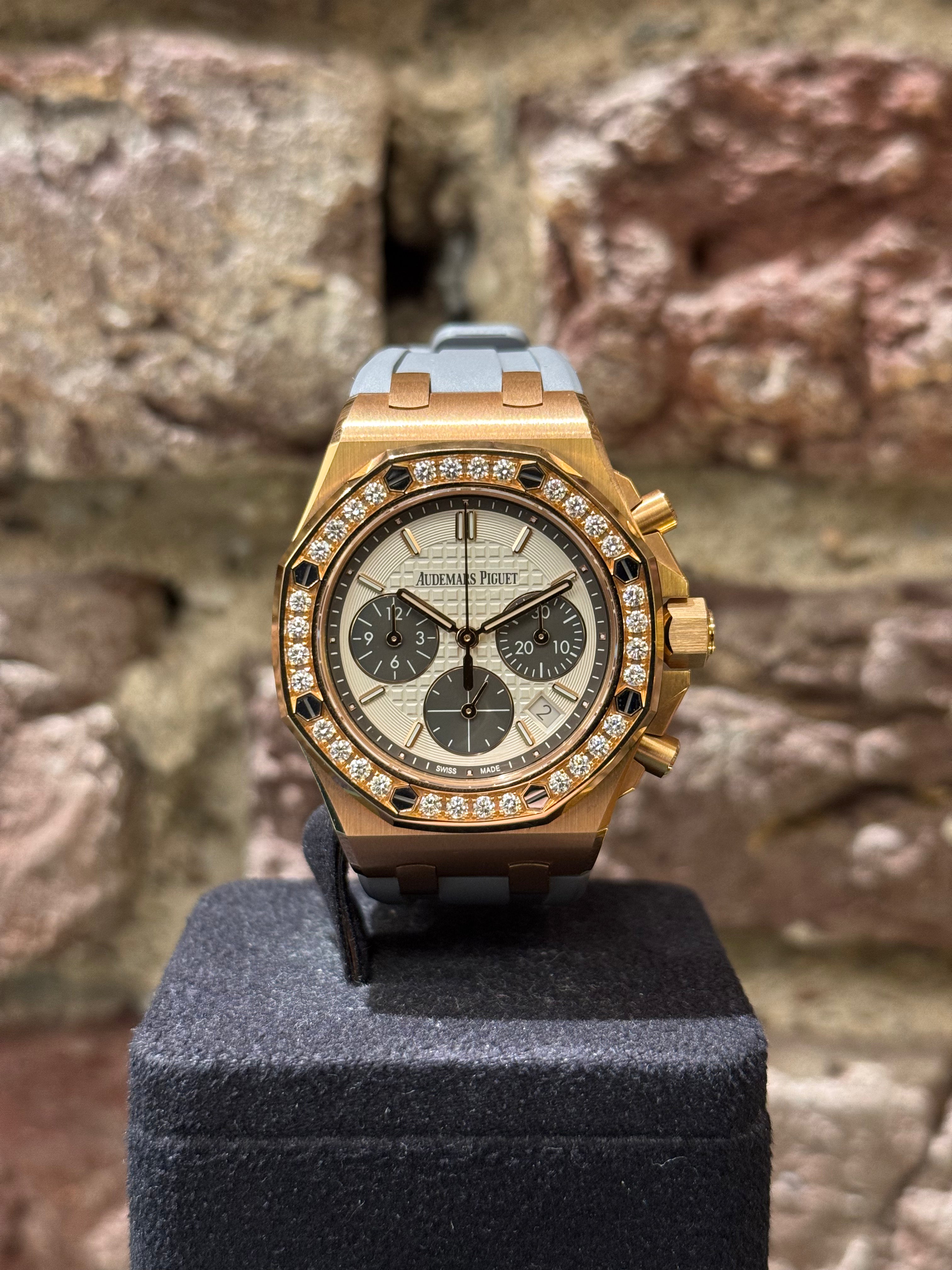 Audemars Piguet - Weißes Zifferblatt, Modell 2022, Ref.26231OR