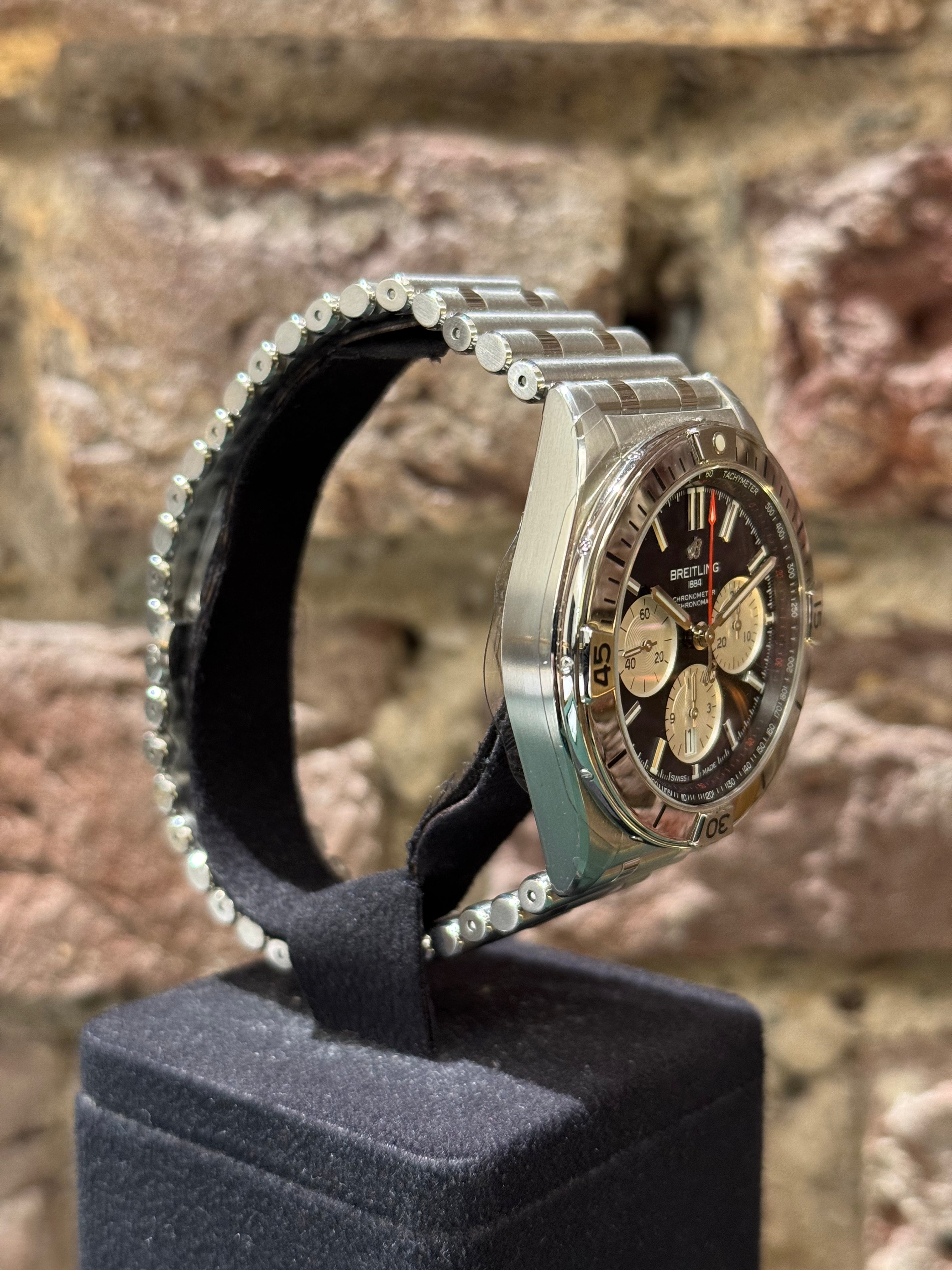 Breitling Super Chronomat 44 - Schwarzes Zifferblatt, Modell 2022, Ref.AB0134