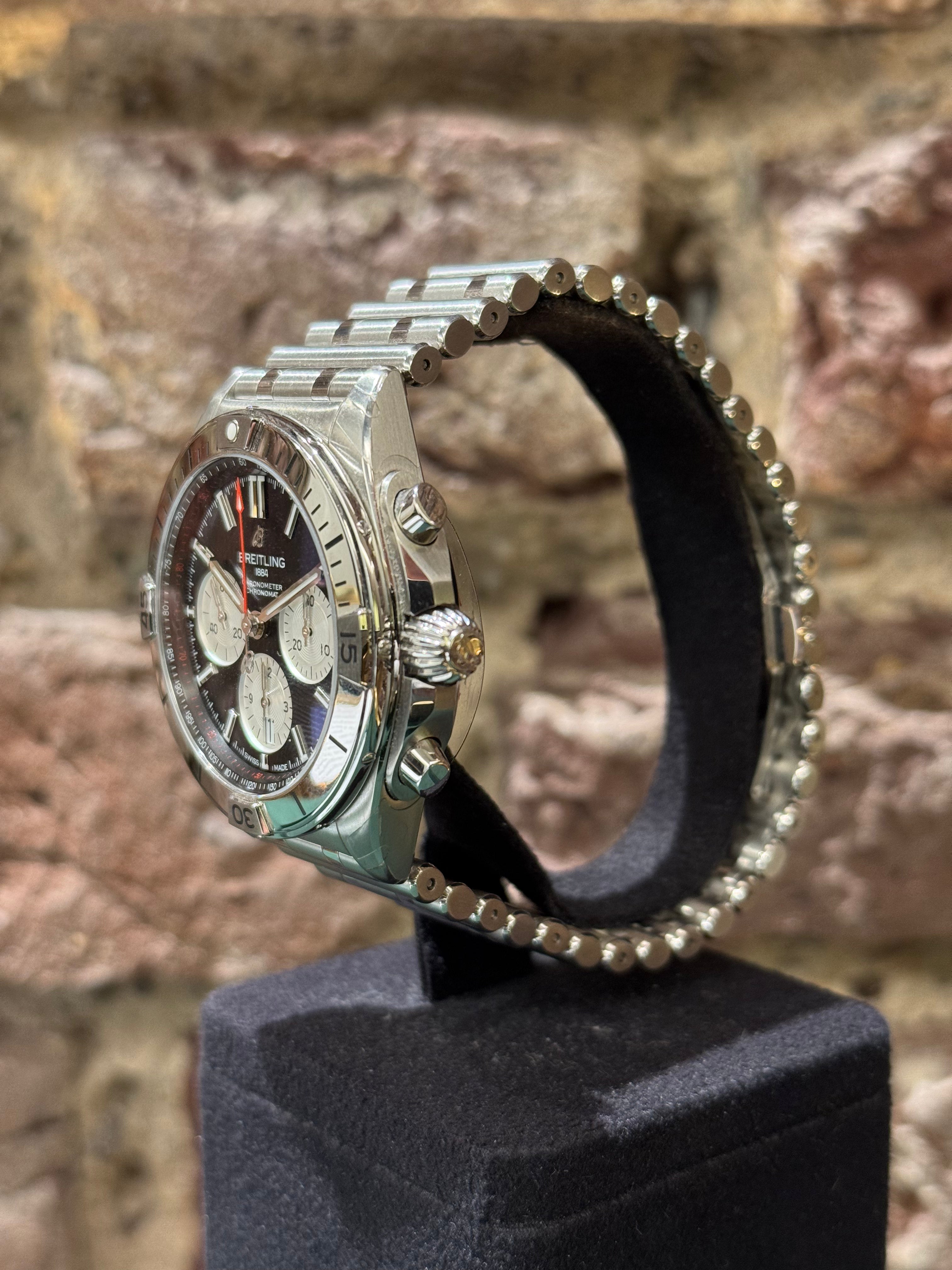 Breitling Super Chronomat 44 - Schwarzes Zifferblatt, Modell 2022, Ref.AB0134