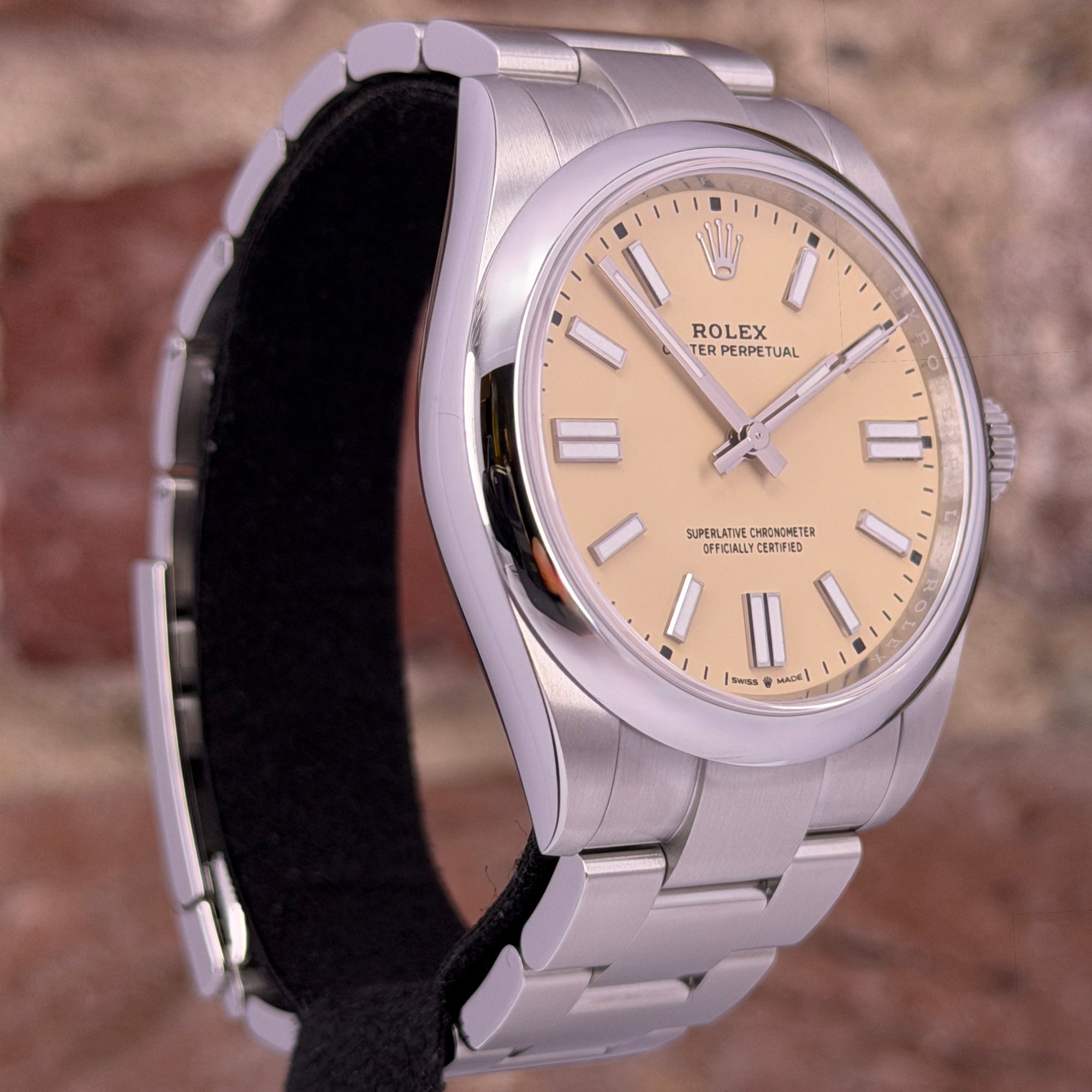 Rolex Oyster Perpetual 41 - Beige Zifferblatt, Modell 2026, Ref.134300