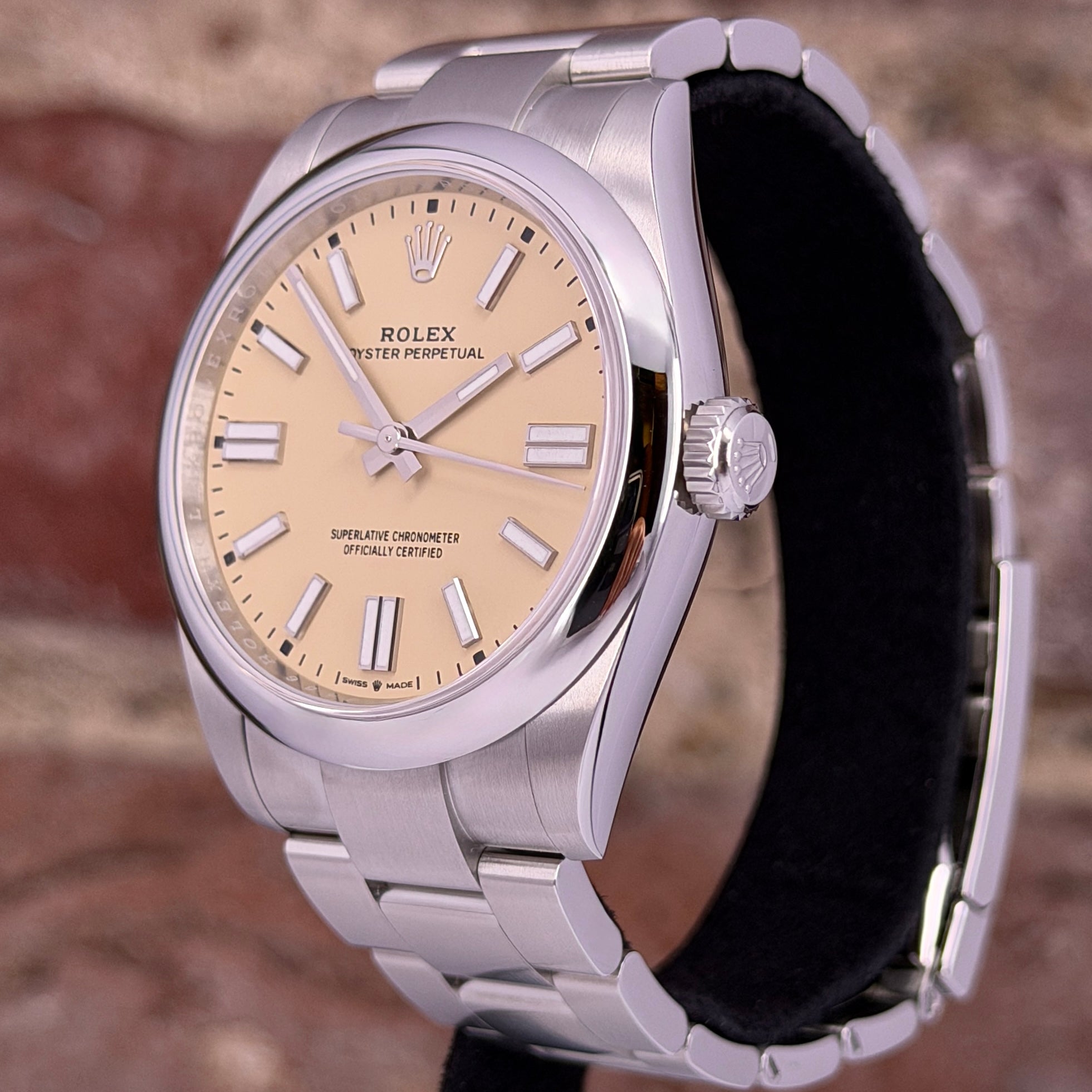Rolex Oyster Perpetual 41 - Beige Zifferblatt, Modell 2026, Ref.134300