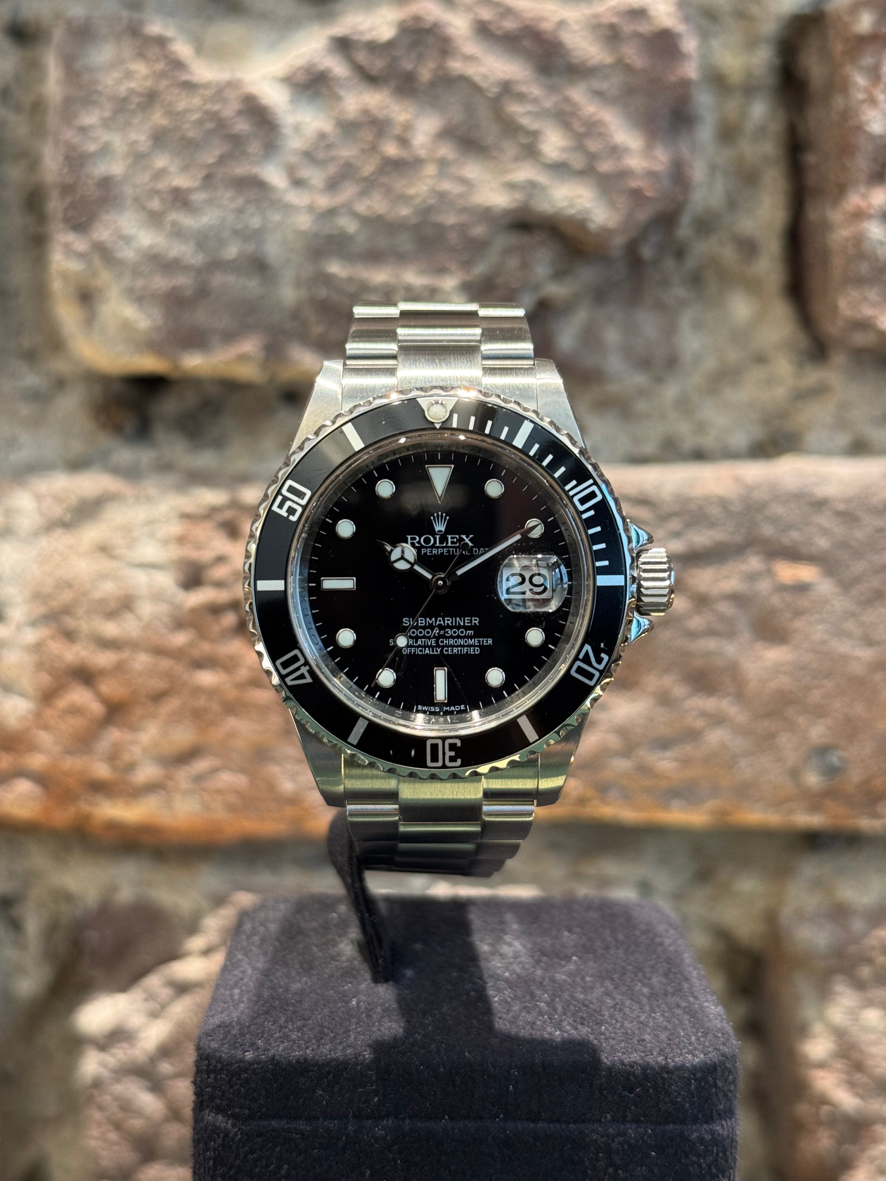Rolex Submariner 40 - Schwarzes Zifferblatt, Modell 2011, Ref.16610
