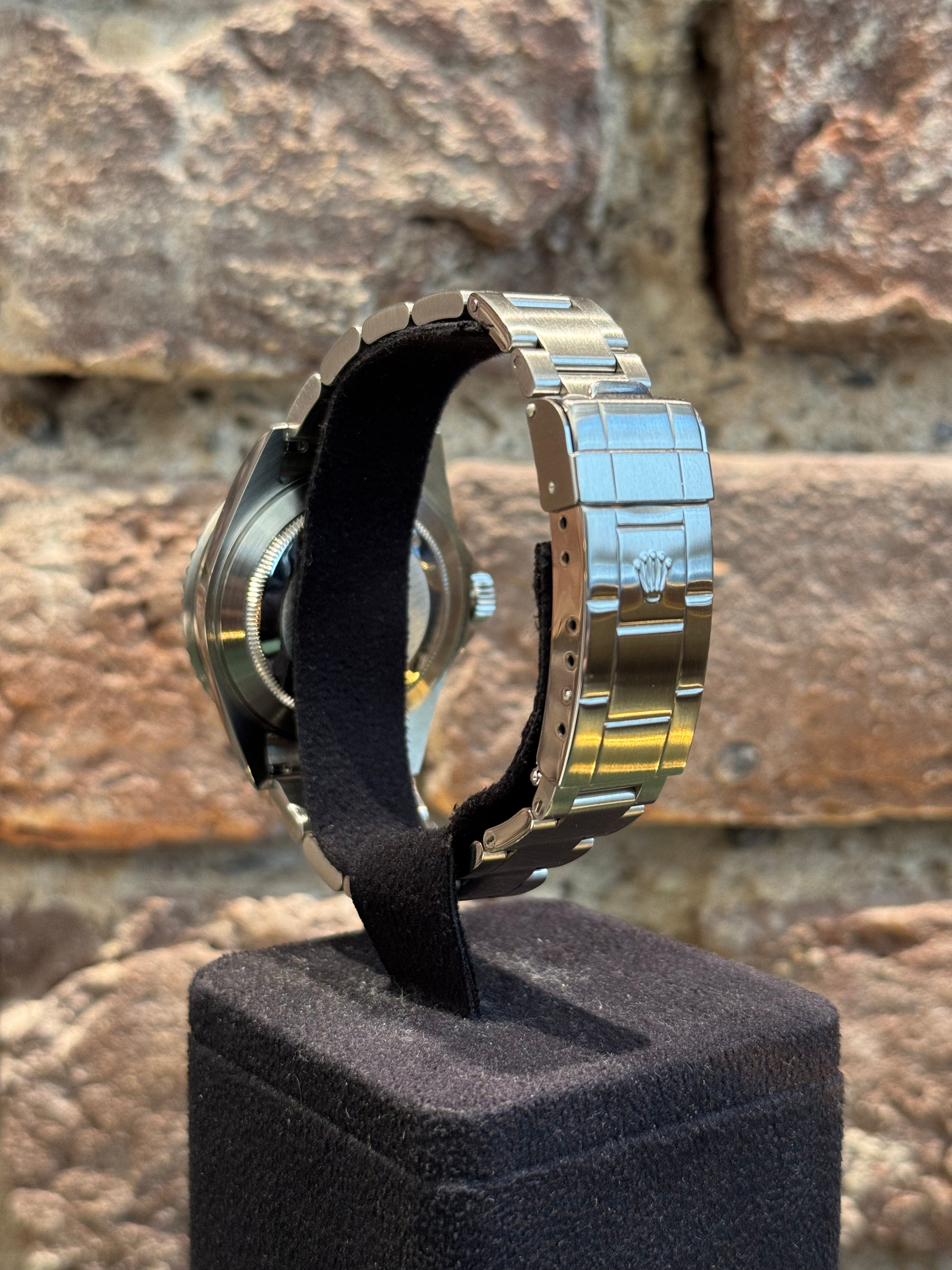 Rolex Submariner 40 - Schwarzes Zifferblatt, Modell 2011, Ref.16610