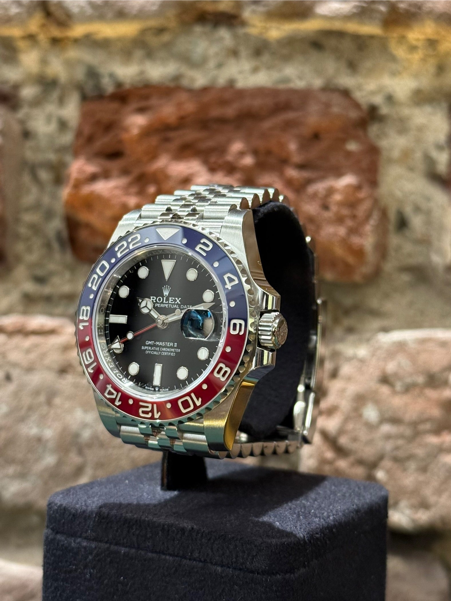 Rolex GMT Master II – Schwarzes Zifferblatt, Modell 2018, Ref. 126710BLRO (Pepsi)