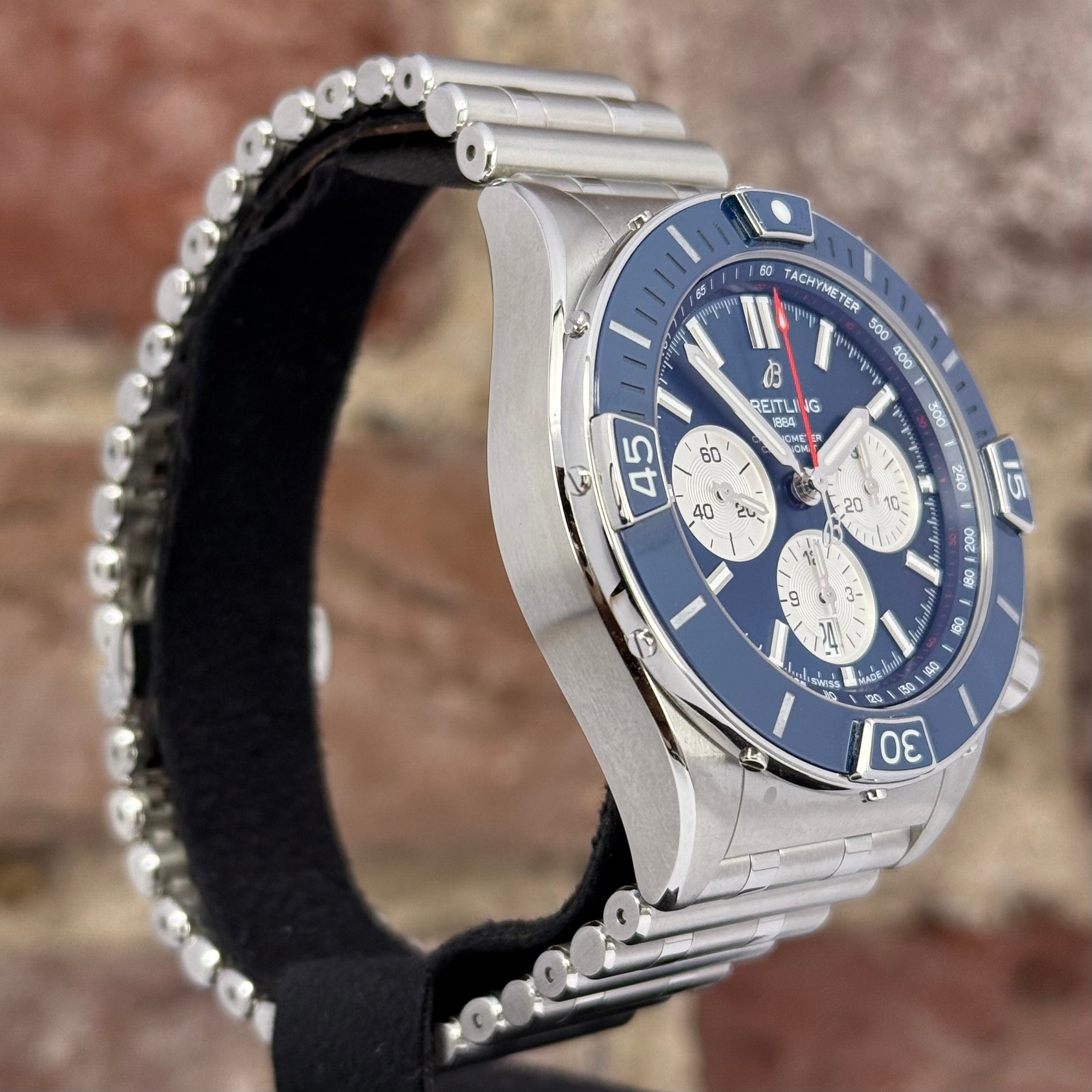 Breitling Super Chronomat 44, Blaues Zifferblatt, Modell 2024, Ref.AB0136