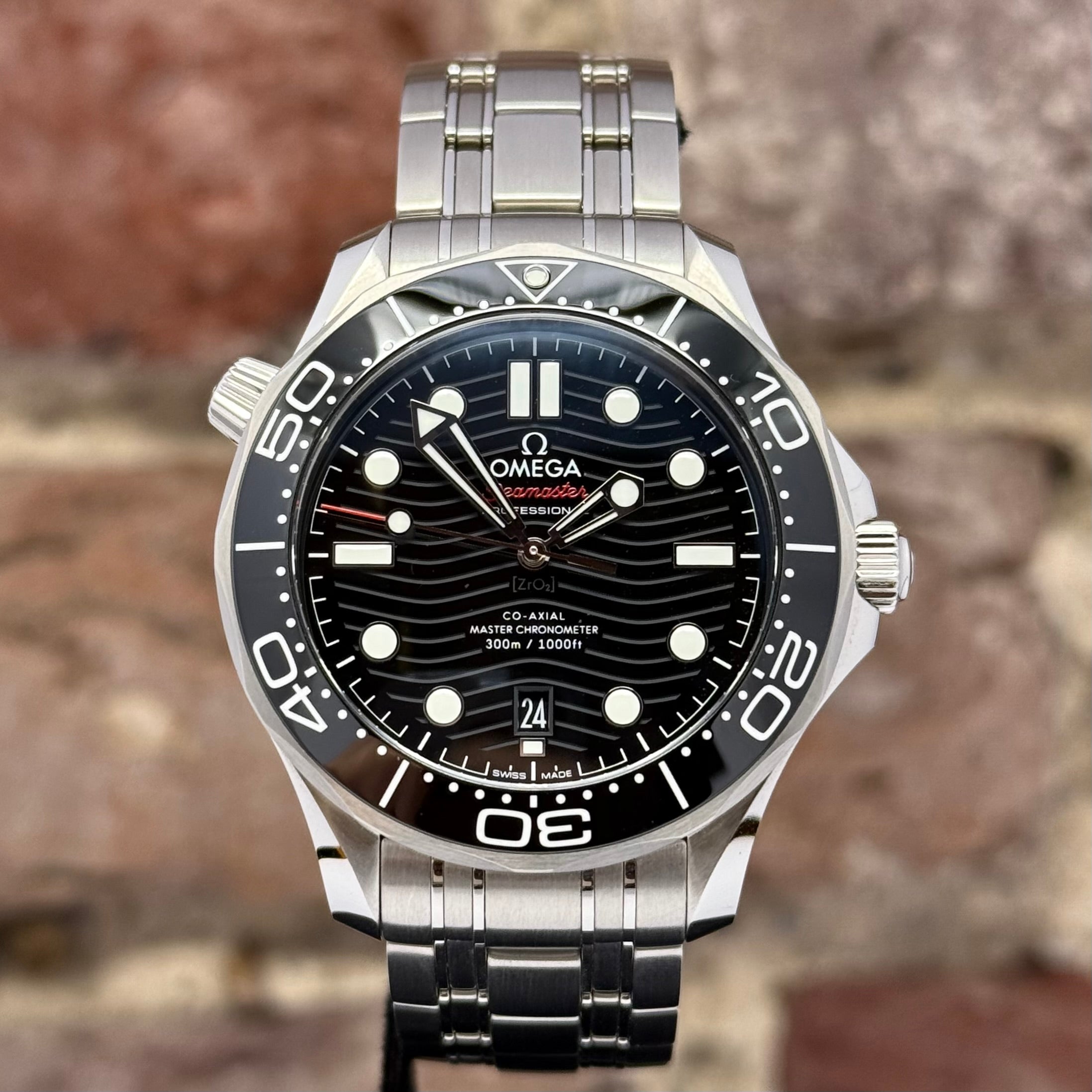 Omega Seamaster 42 - Schwarzes Zifferblatt, Modell 2023 Ref. 210.30.42.20.01.001