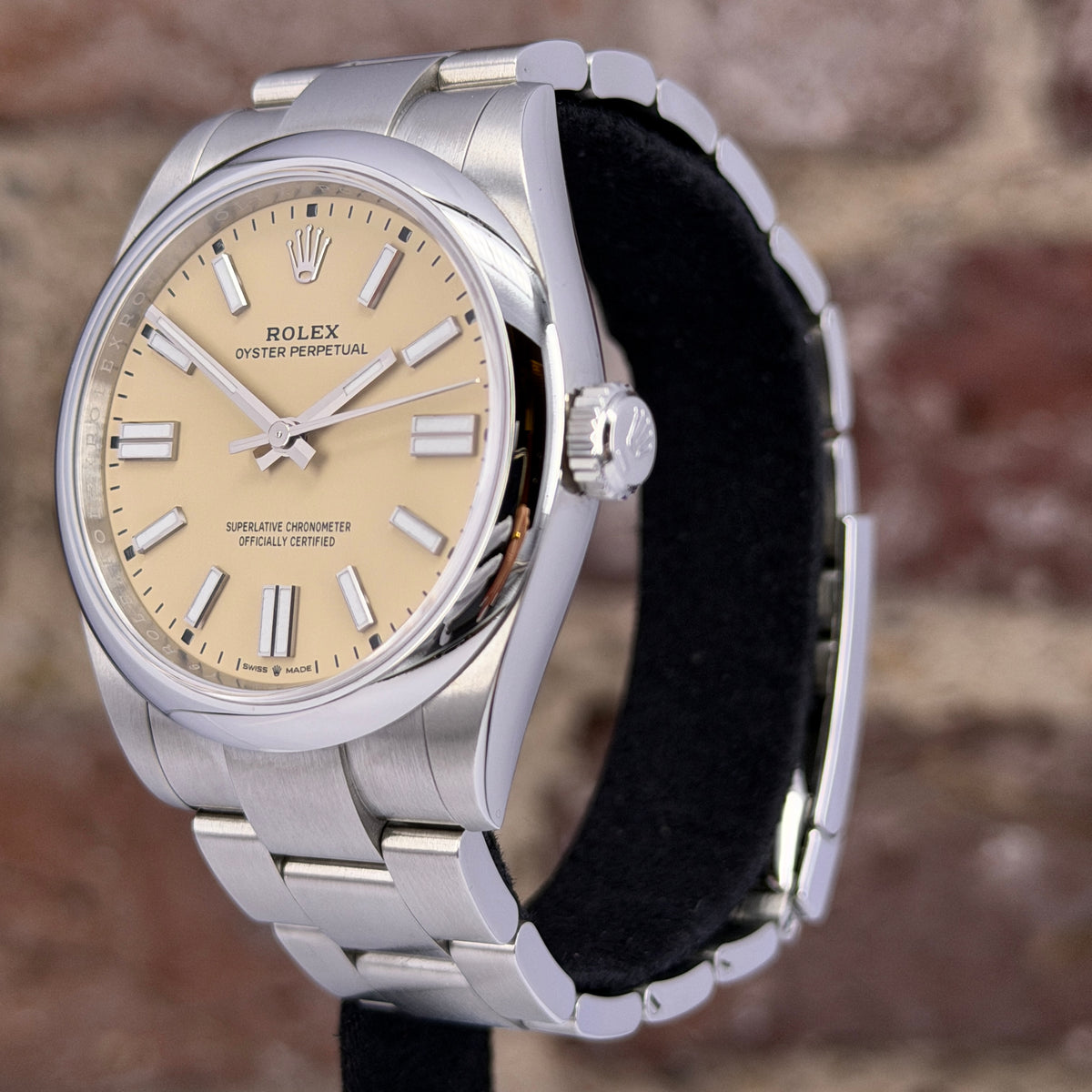 Rolex Oyster Perpetual 41 - Beige Zifferblatt, Modell 2026, Ref. 134300
