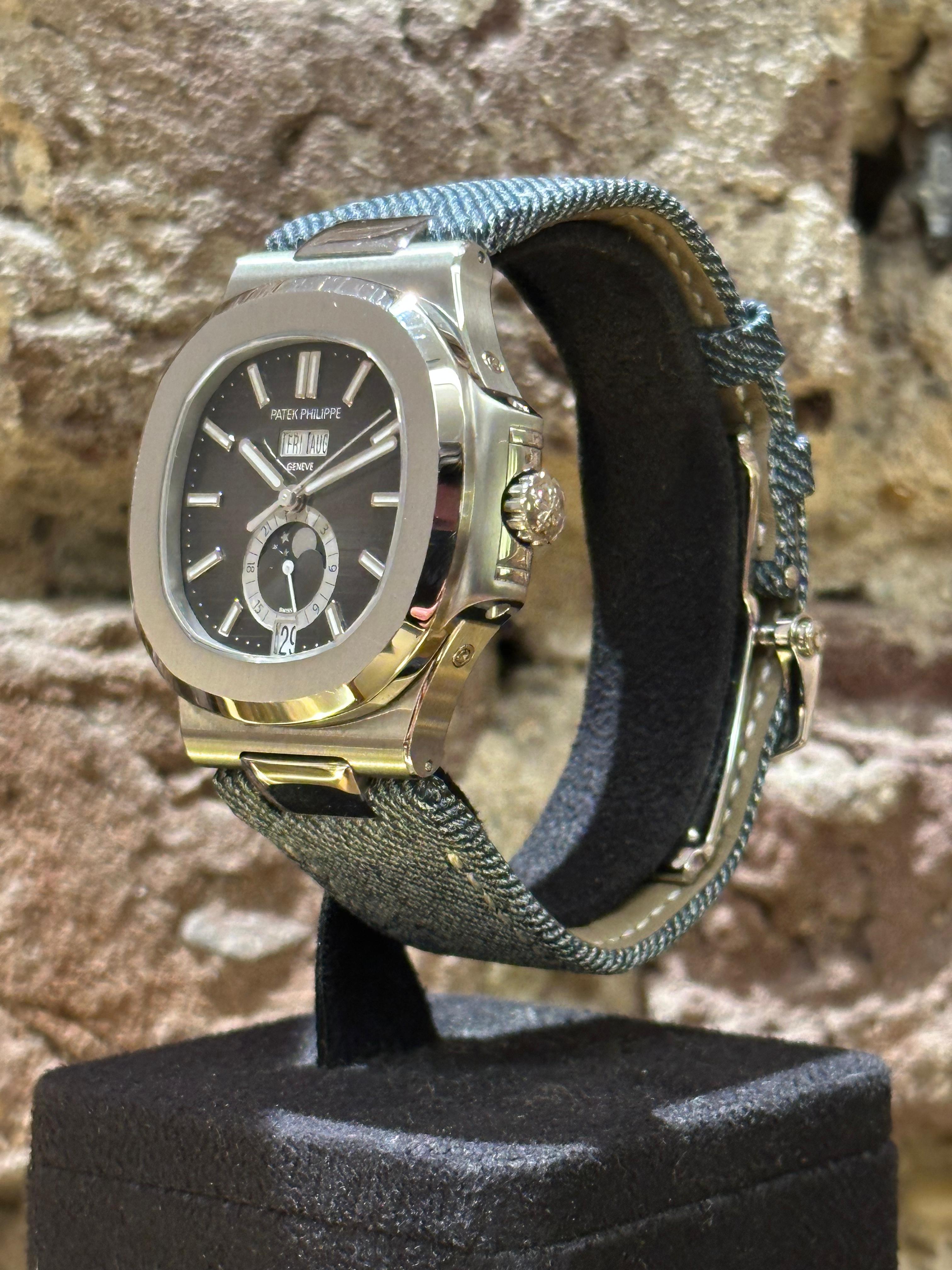 Patek Phillipe Nautilus Annual Calendar - Schwarzes Ziffernblatt, Modell 2021, Ref. 5726A