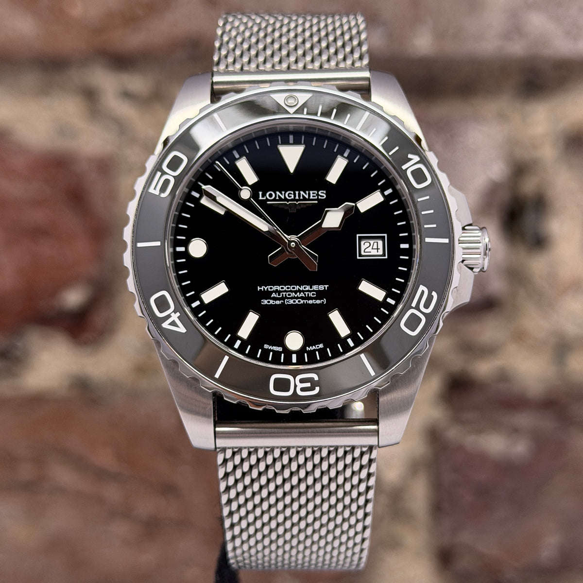 Longines HydroConquest 42 - Schwarzes Zifferblatt, Modell 2026, Ref.L37884706