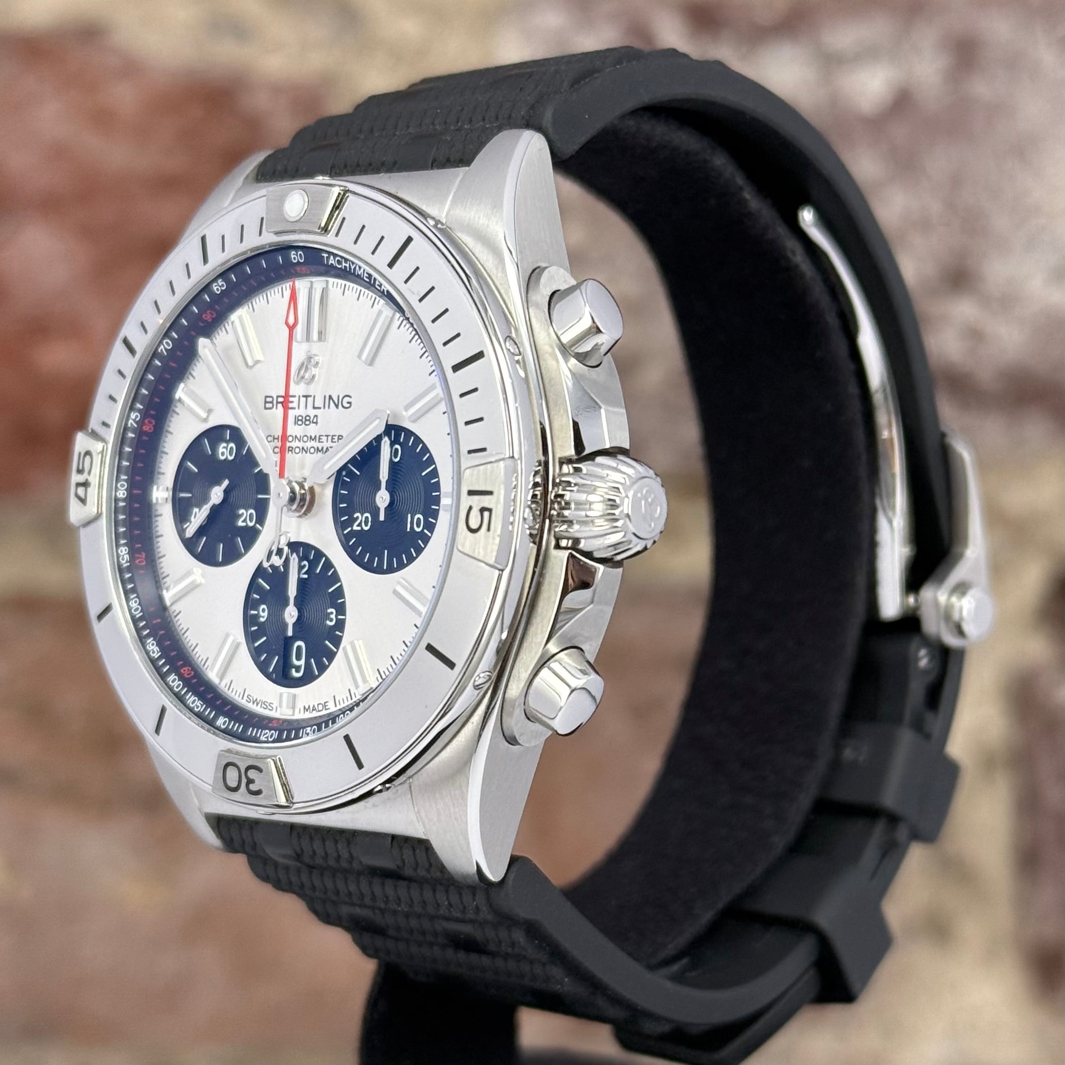 Breitling Super Chronomat - Silbernes Zifferblatt, Modell 2025, Ref.AB0134