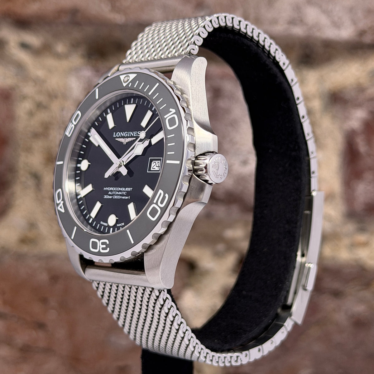 Longines HydroConquest 42 - Schwarzes Zifferblatt, Modell 2026, Ref.L37884706