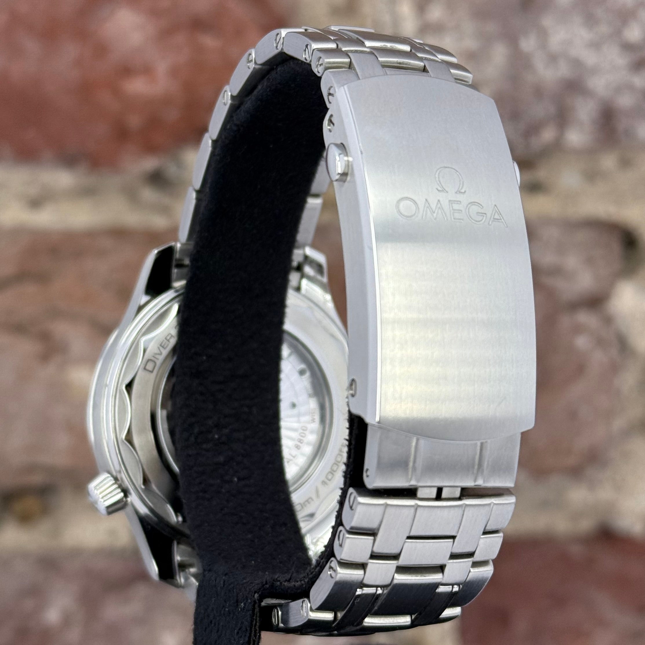 Omega Seamaster 42 - Schwarzes Zifferblatt, Modell 2023 Ref. 210.30.42.20.01.001