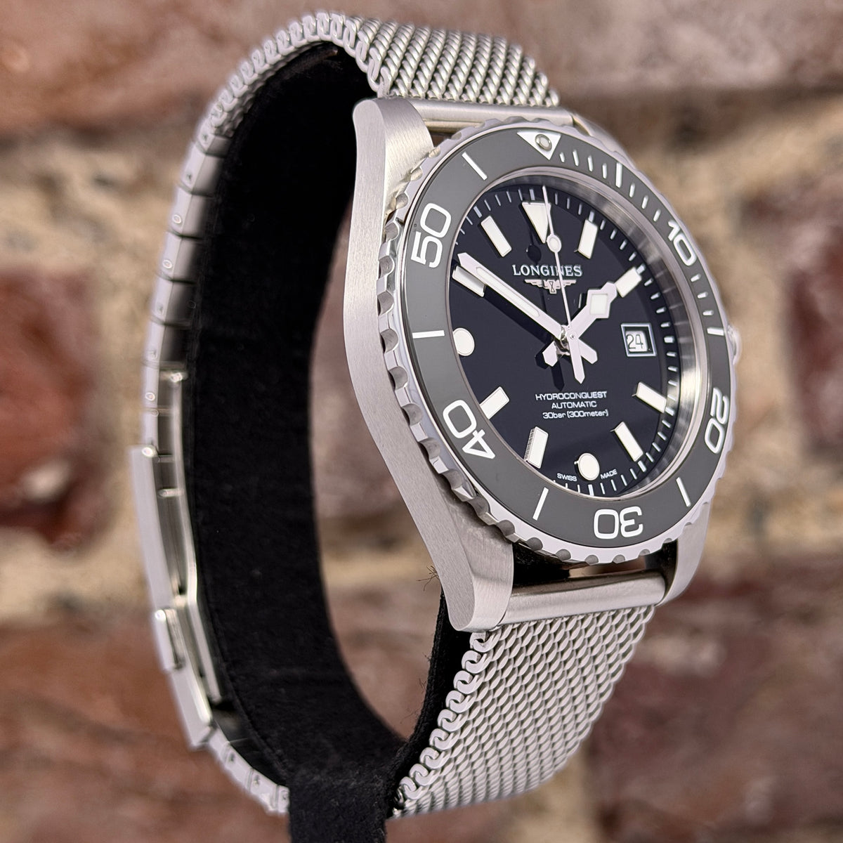 Longines HydroConquest 42 - Schwarzes Zifferblatt, Modell 2026, Ref.L37884706