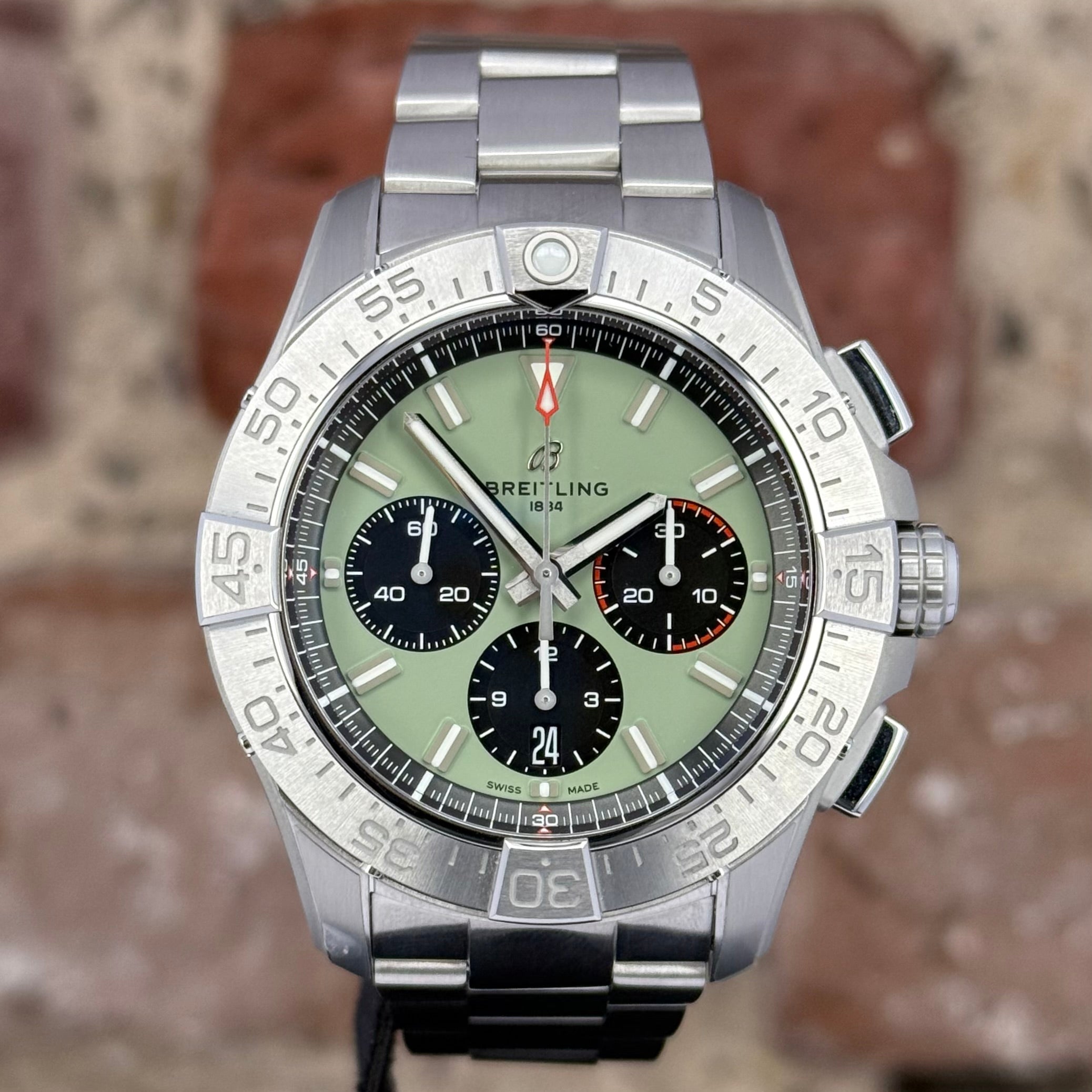 Breitling Avenger 44 - Grünes Zifferblatt, Modell 2025, Ref.AB0147101L1A1