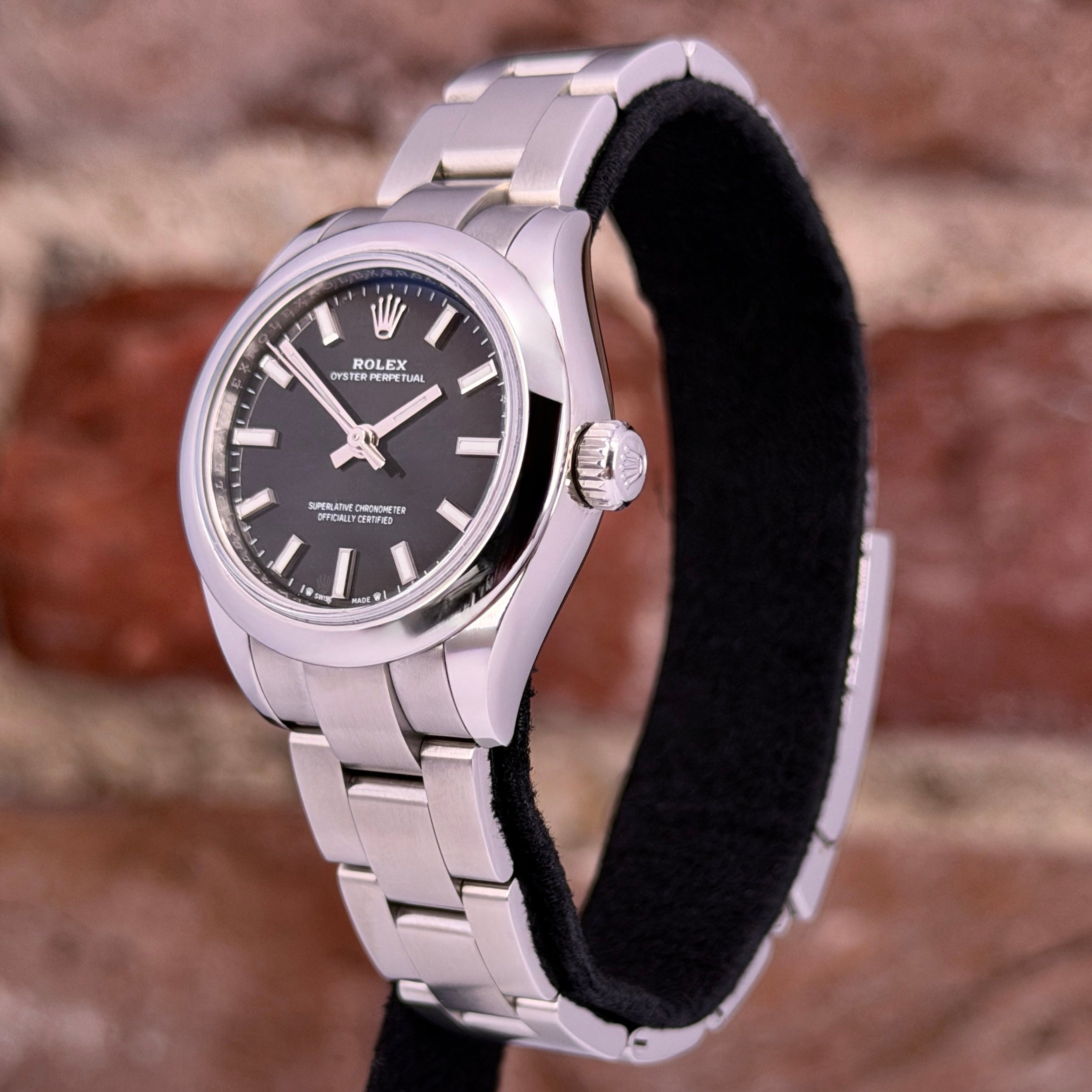 Rolex Oyster Perpetual 28 - Schwarzes Zifferblatt, Modell 2024, Ref.276200