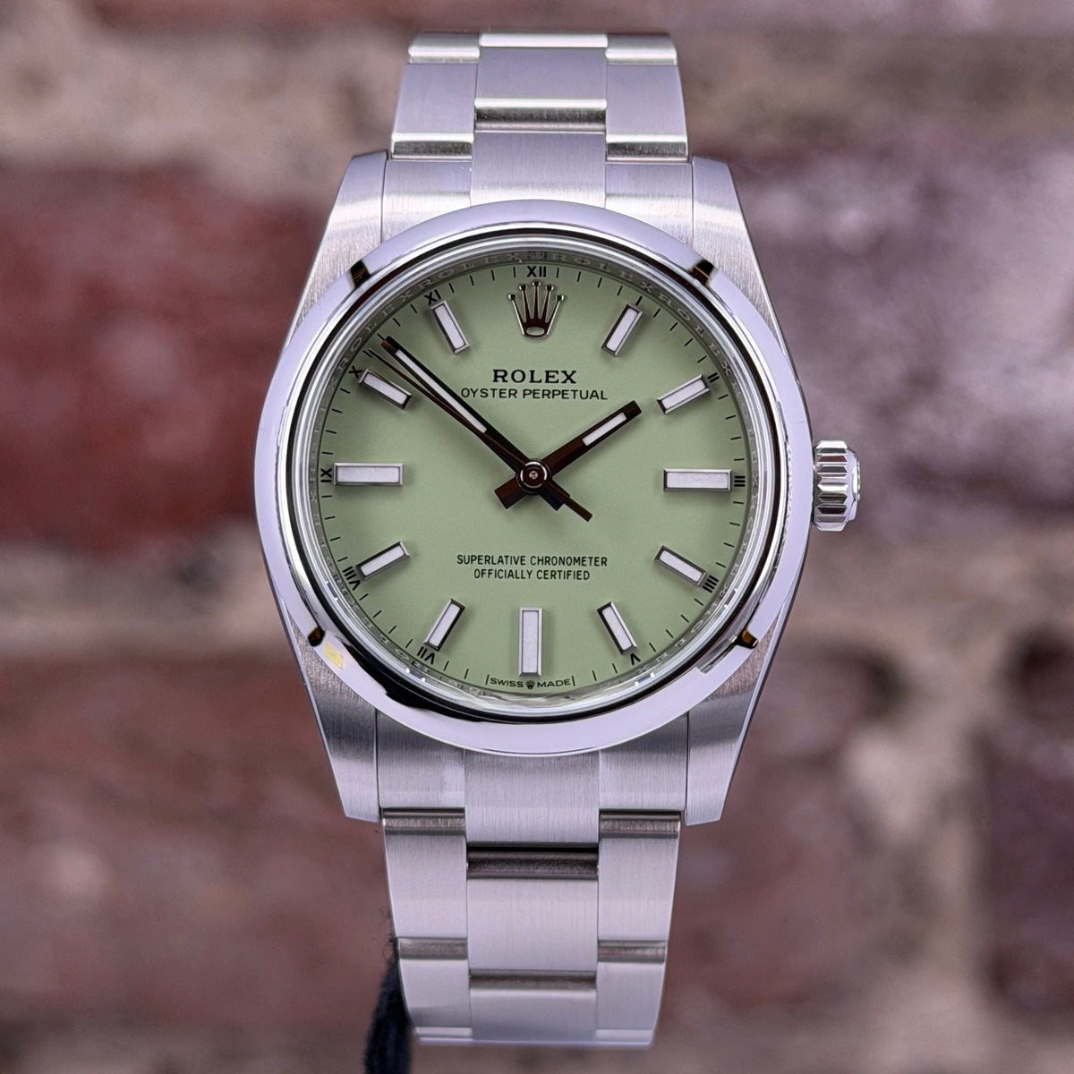 Rolex Oyster Perpetual - Pistachio Zifferblatt, Modell 2026, Ref. 124200