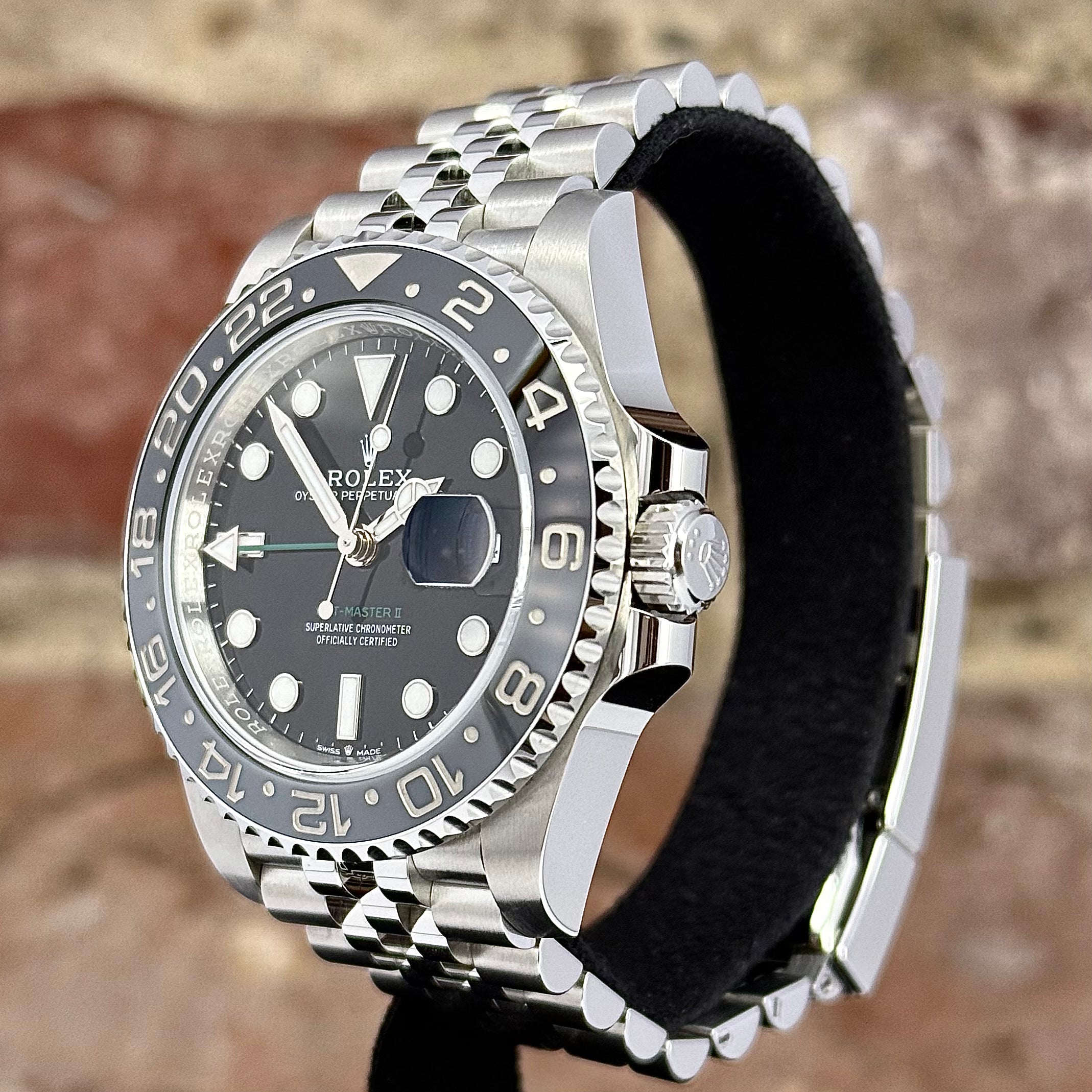 Rolex GMT-Master II - Schwarzes Zifferblatt, Modell 2026, Ref. 126710GRNR