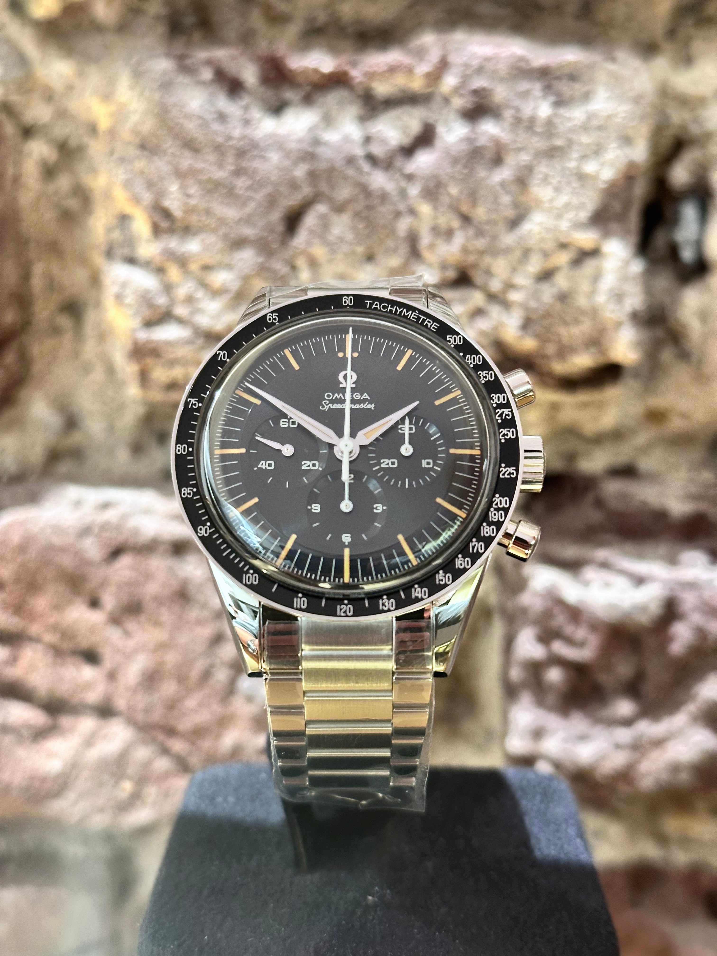 Omega Speedmaster 42 - Graues Zifferblatt, Modell 2025, Ref.310.30.40.50.06.001
