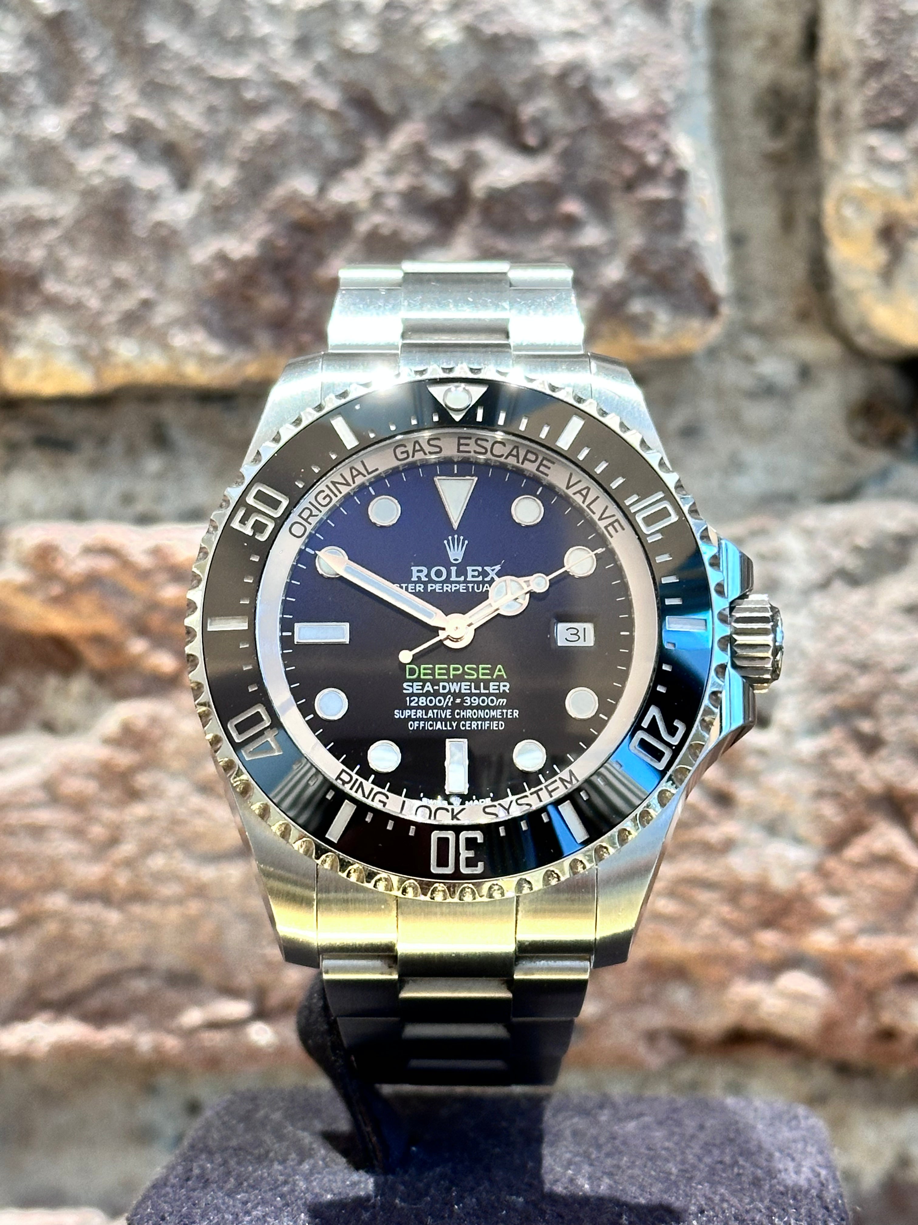 Rolex Deepblue 44 - Blau/Schwarzes  Zifferblatt, Modell 2021, Ref.126660