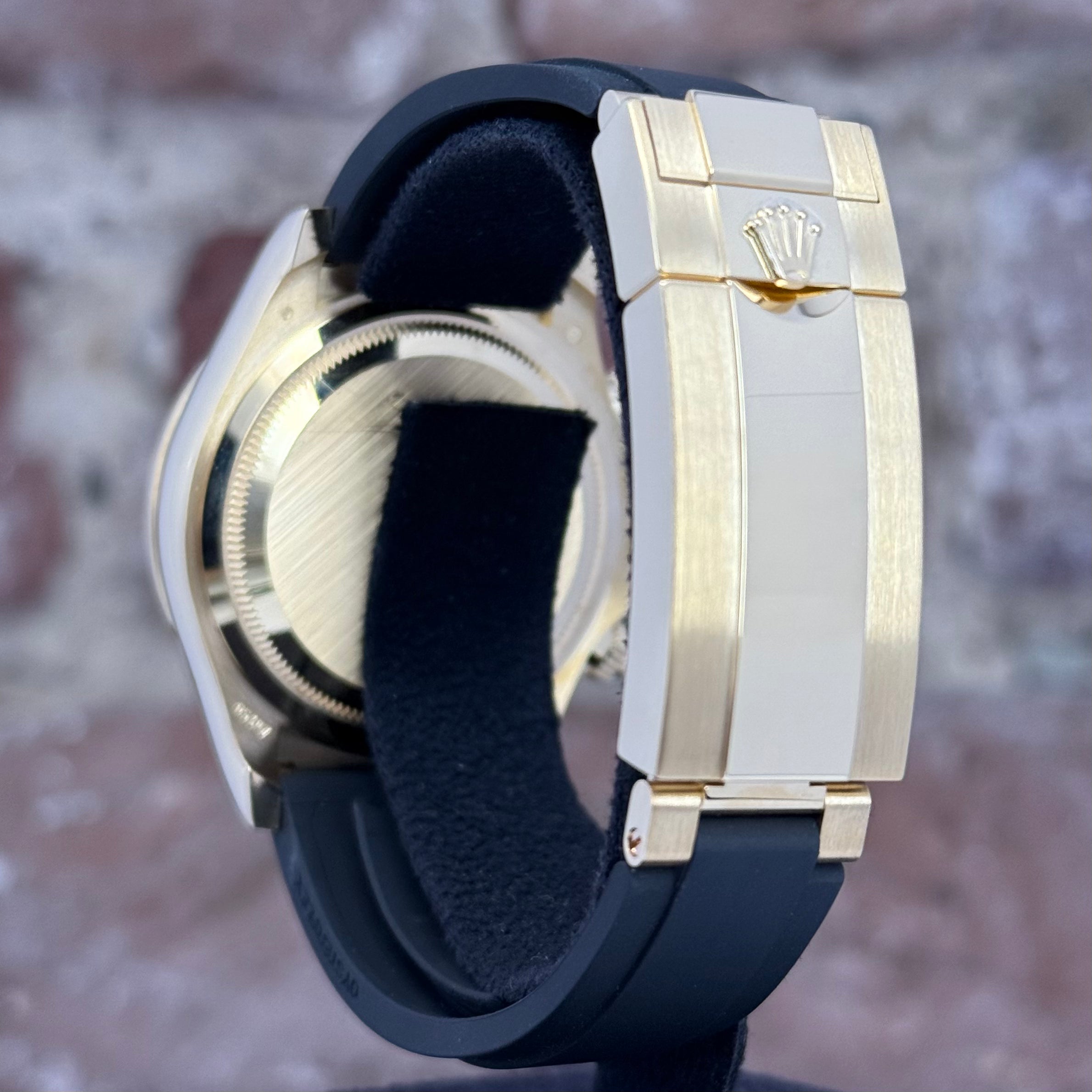 Rolex Daytona 40 - Goldenes Zifferblatt ,Pikachu‘ ,Modell 2024, Ref. 126518LN