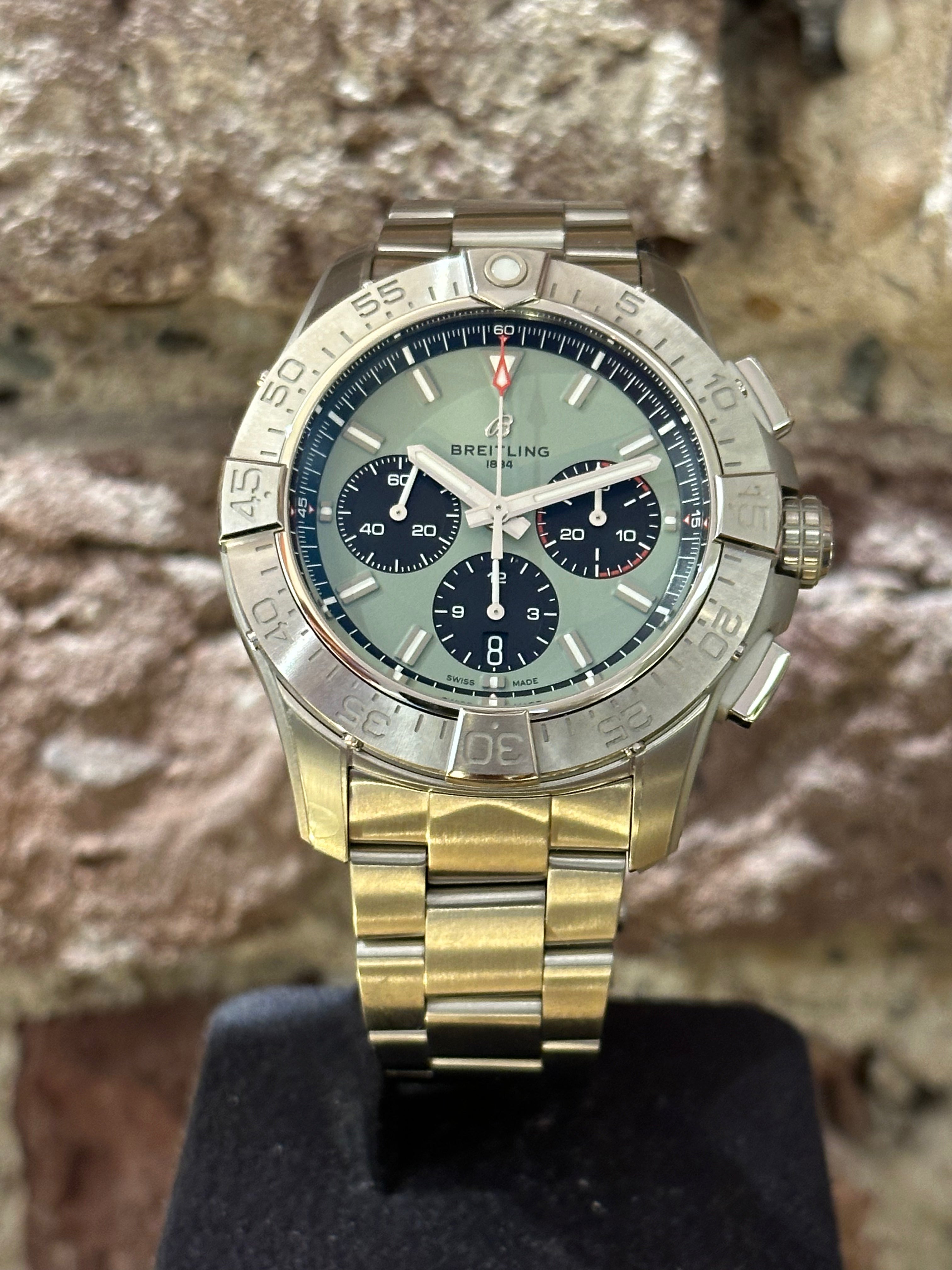 Breitling Avenger 44 - Grünes Zifferblatt, Modell 2025, Ref.AB0147101L1A1