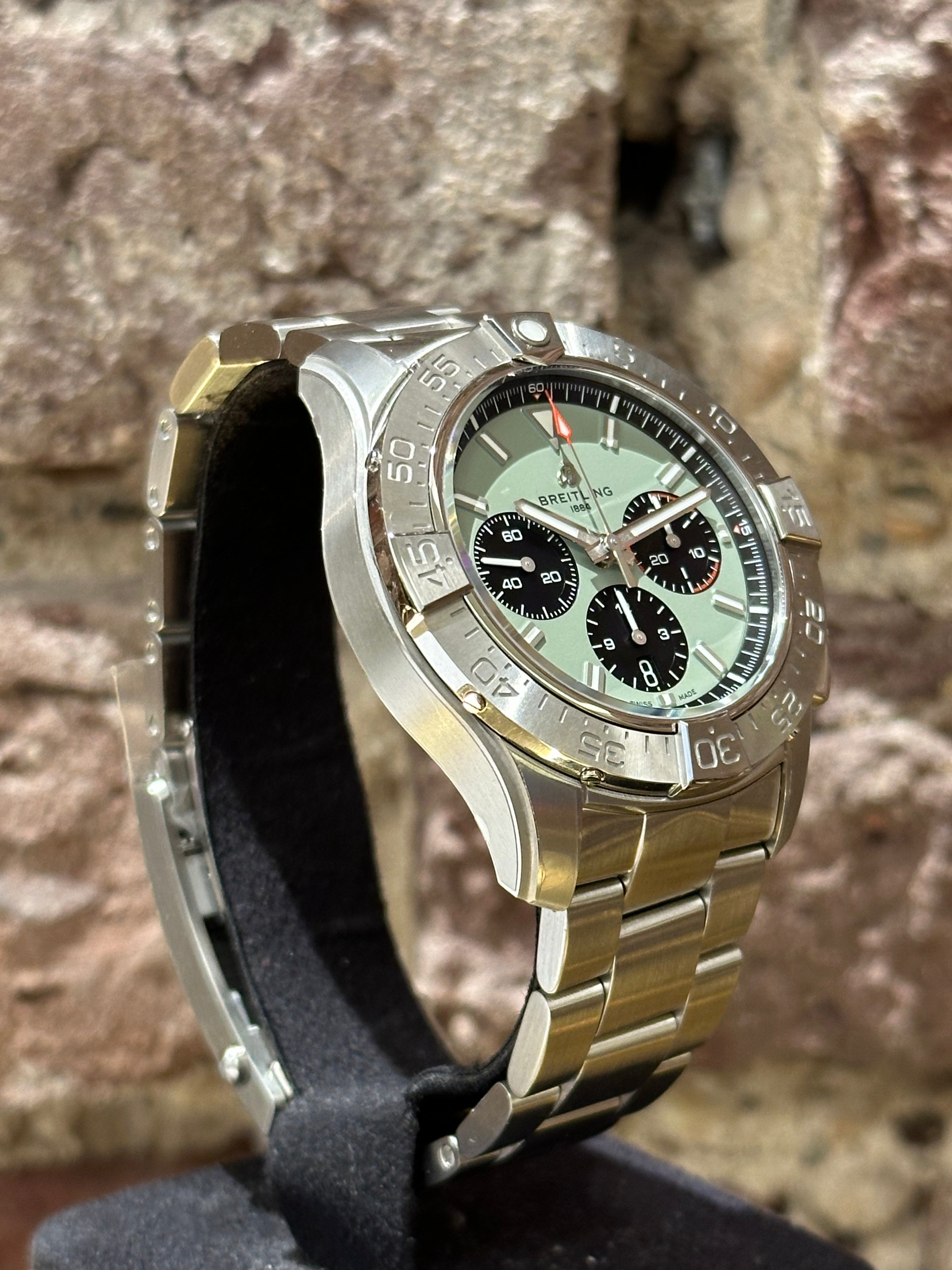 Breitling Avenger 44 - Grünes Zifferblatt, Modell 2025, Ref.AB0147101L1A1
