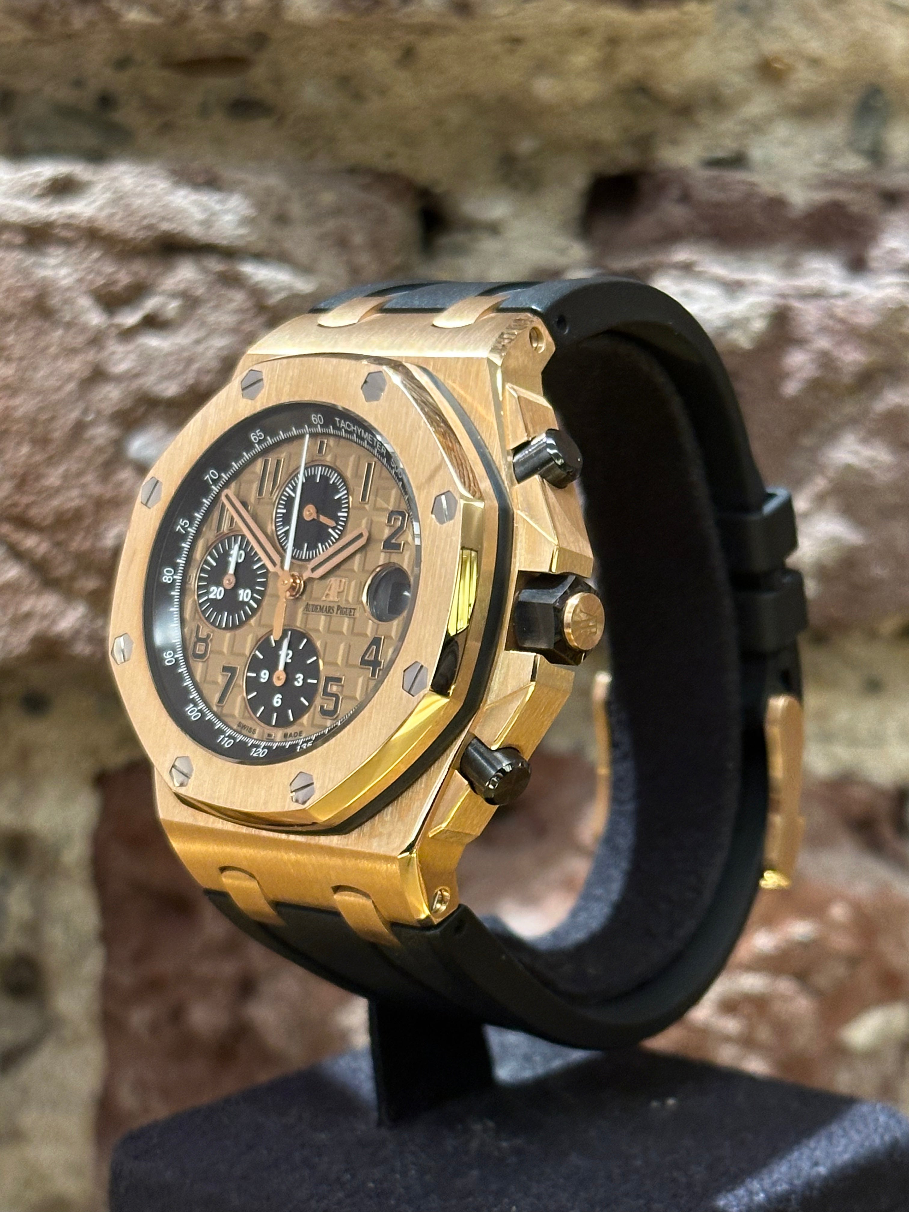 Audemars Piguet Royal Oak 42 - Goldenes Zifferblatt, Modell 2016, Ref.26407OR.OO.A002CR.01